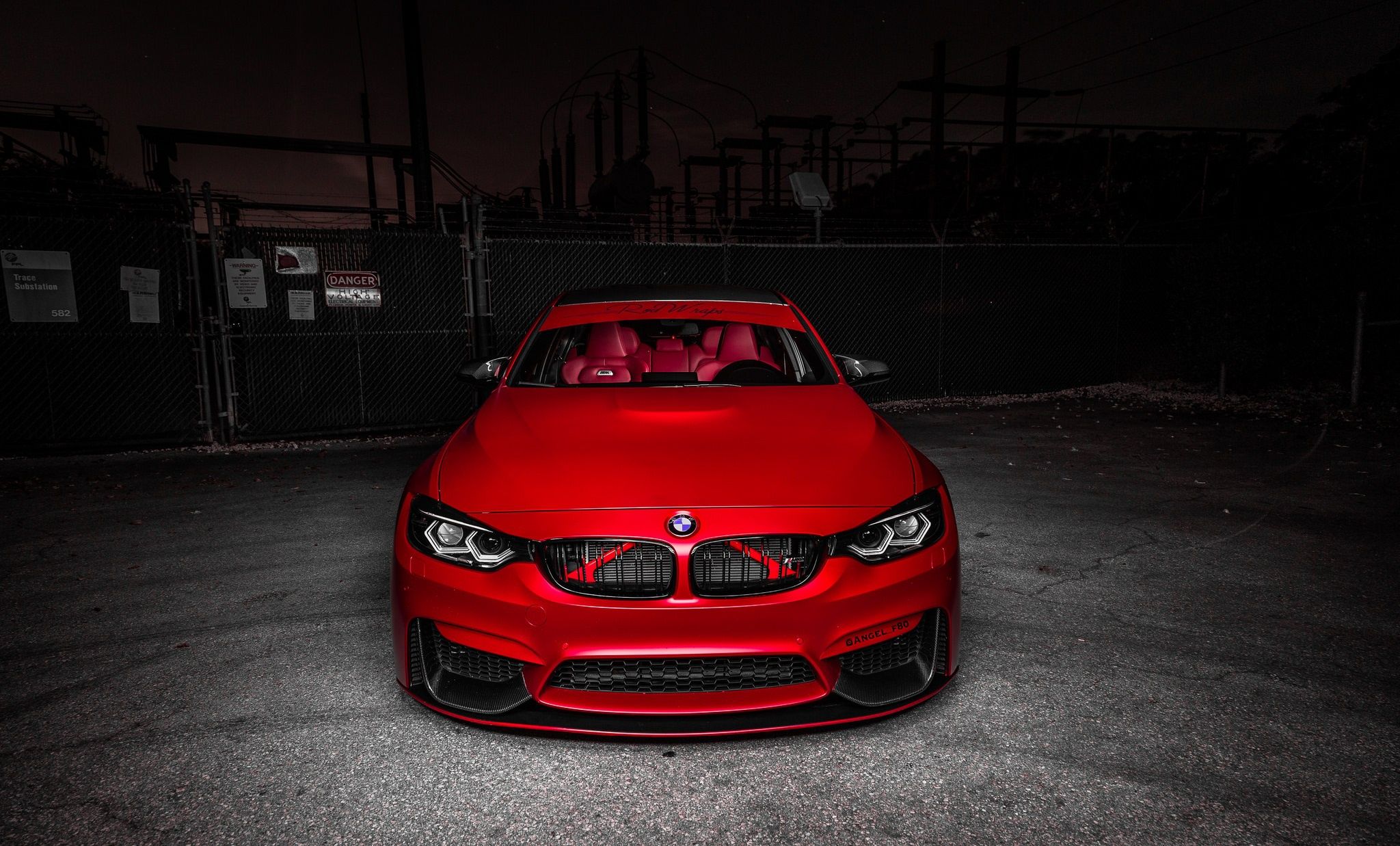 2048x1237 Wallpaper face, Rage, Front, F BMW, Sight, red for mobile and desktop, section bmw, resolution 2048x1237