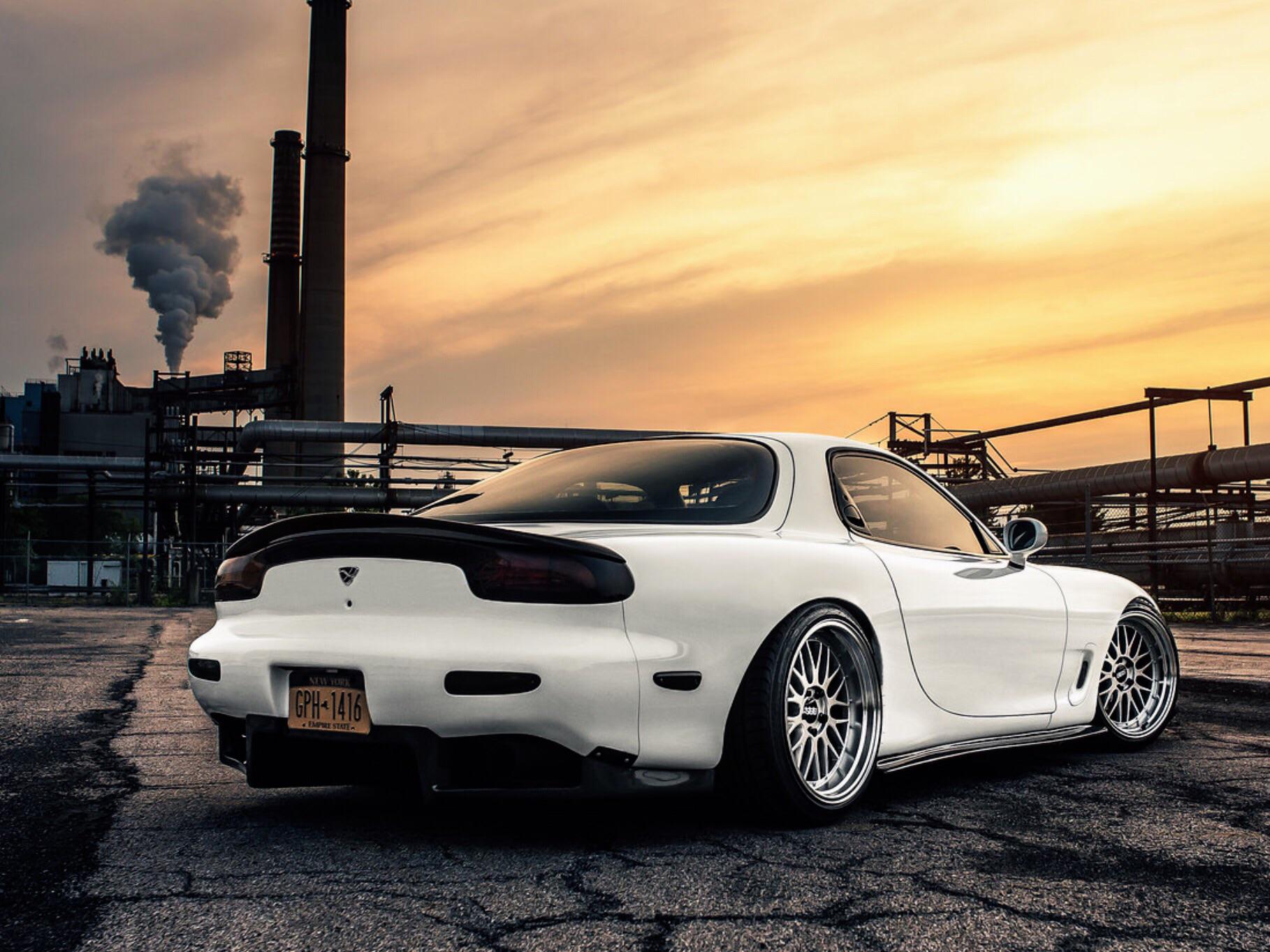 1818x1363 Stunning white Mazda RX7