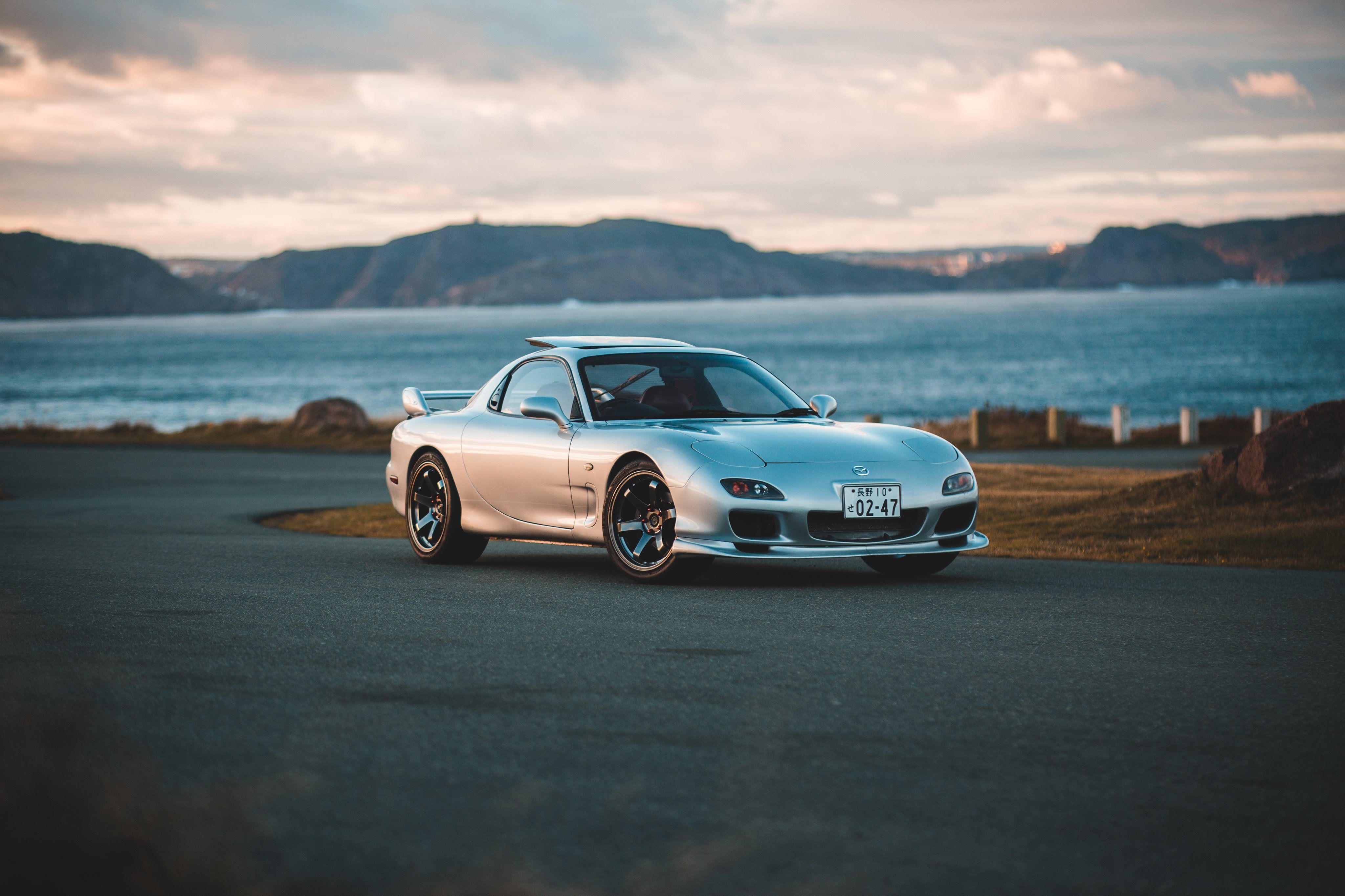 4096x2730 White Mazda RX 7 On Street At Night · Free