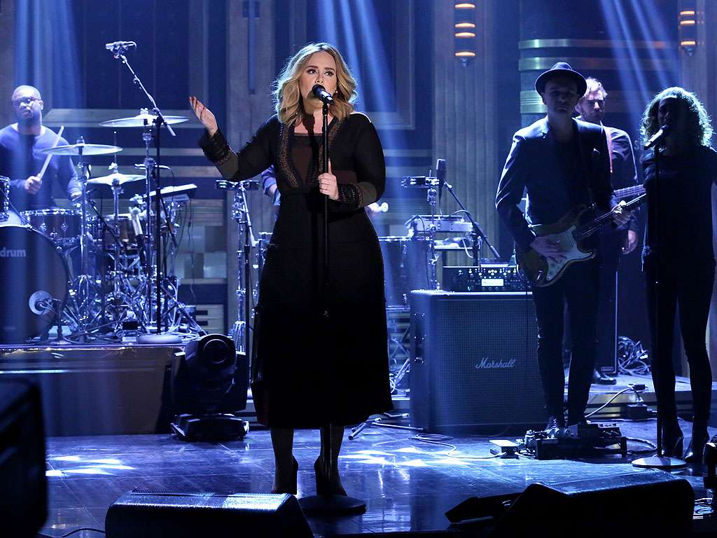 1024x768 Thanksgiving 2015: Adele 25 Sadness