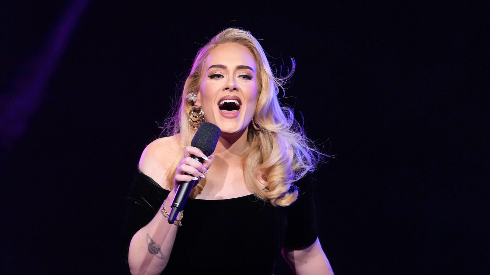 1600x900 Adele Planning 'Big Break' From Music At End Of Vegas Residency