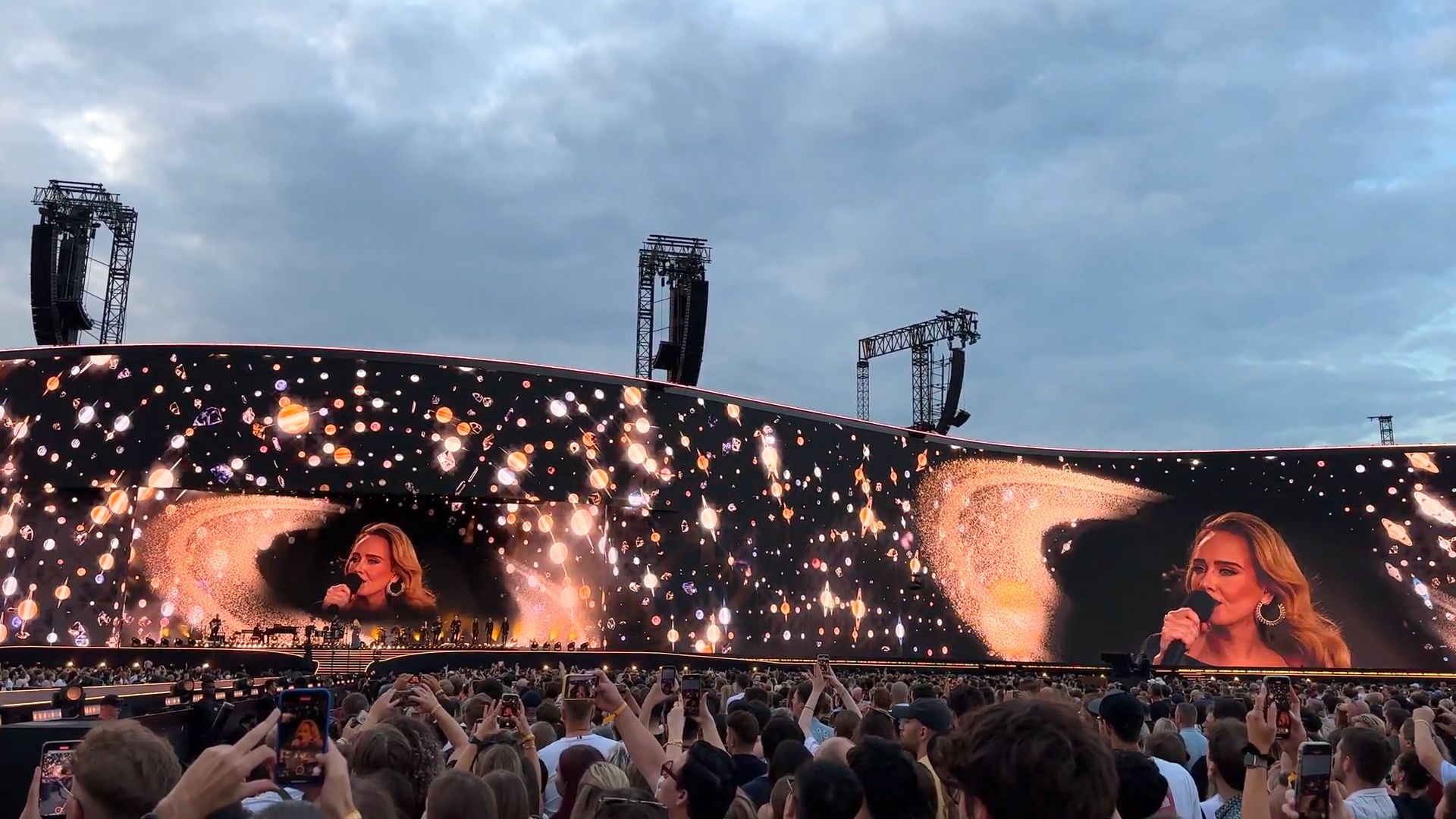 1920x1080 Adele in Munich
