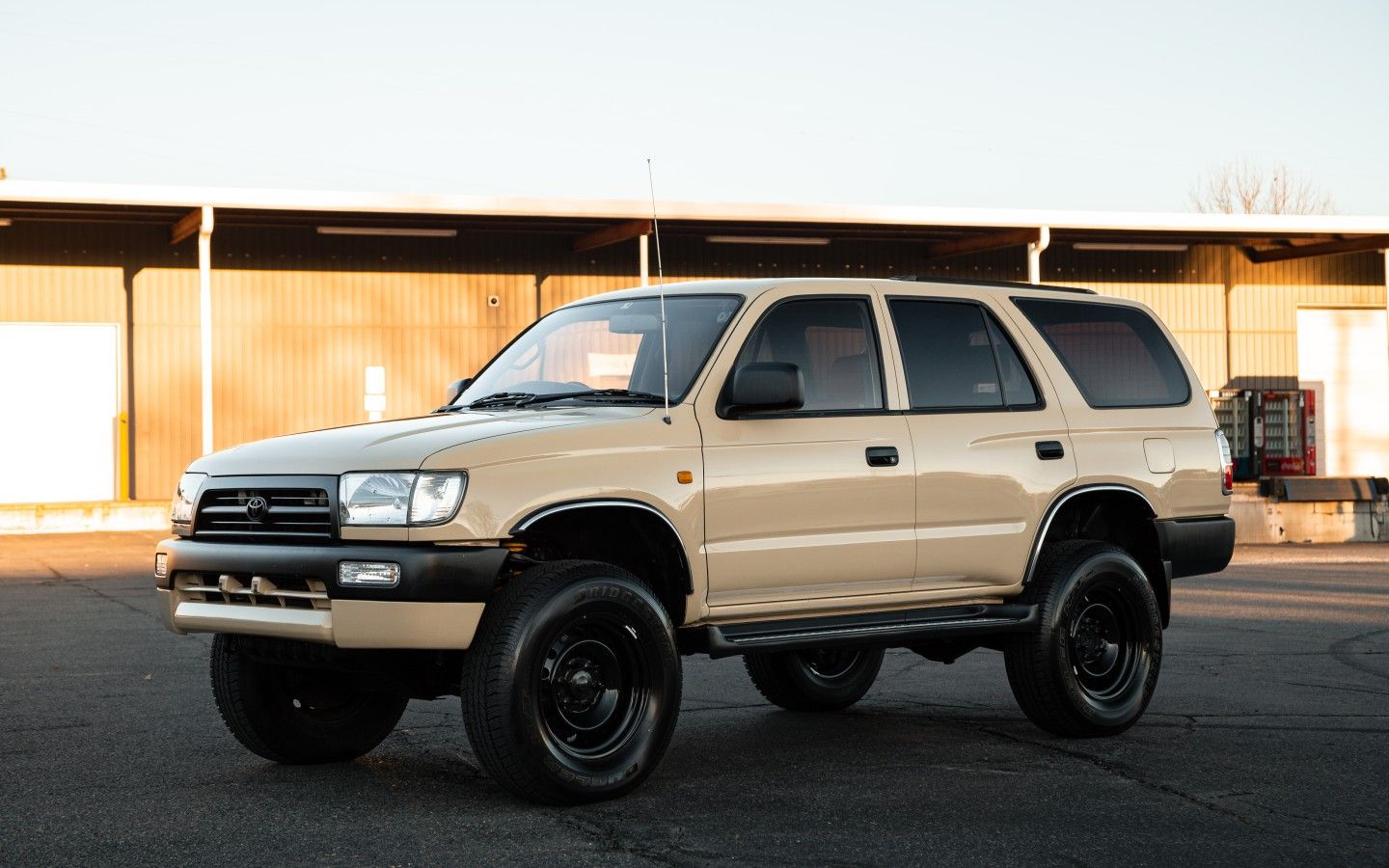 1440x900 Toyota Hilux Surf SSR X Custom Tan And Lifted
