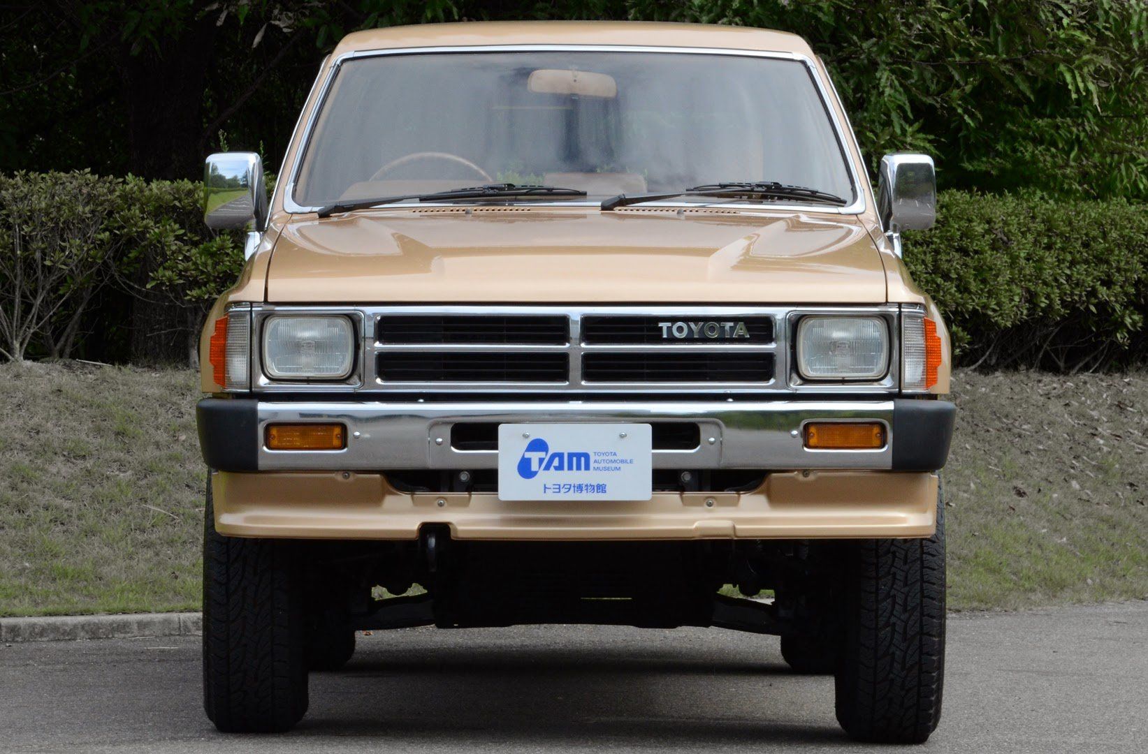 1643x1080 Toyota Surf Wallpaper