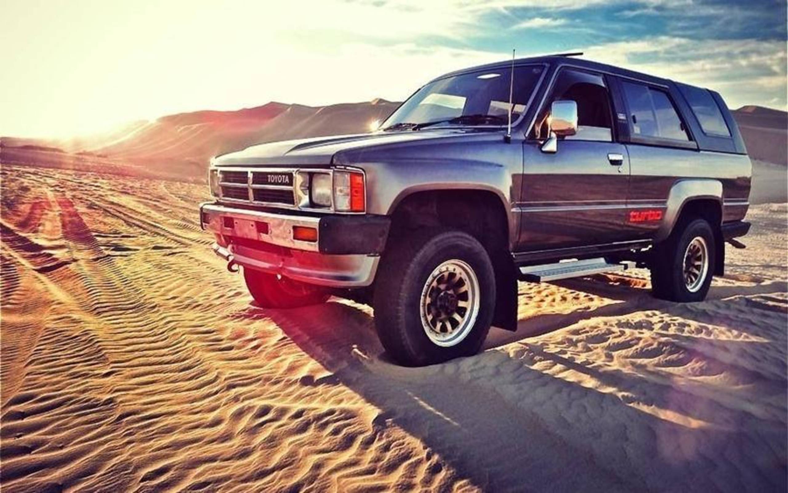 2560x1600 Buy a Japanese Toyota Hilux, live the nomad dream