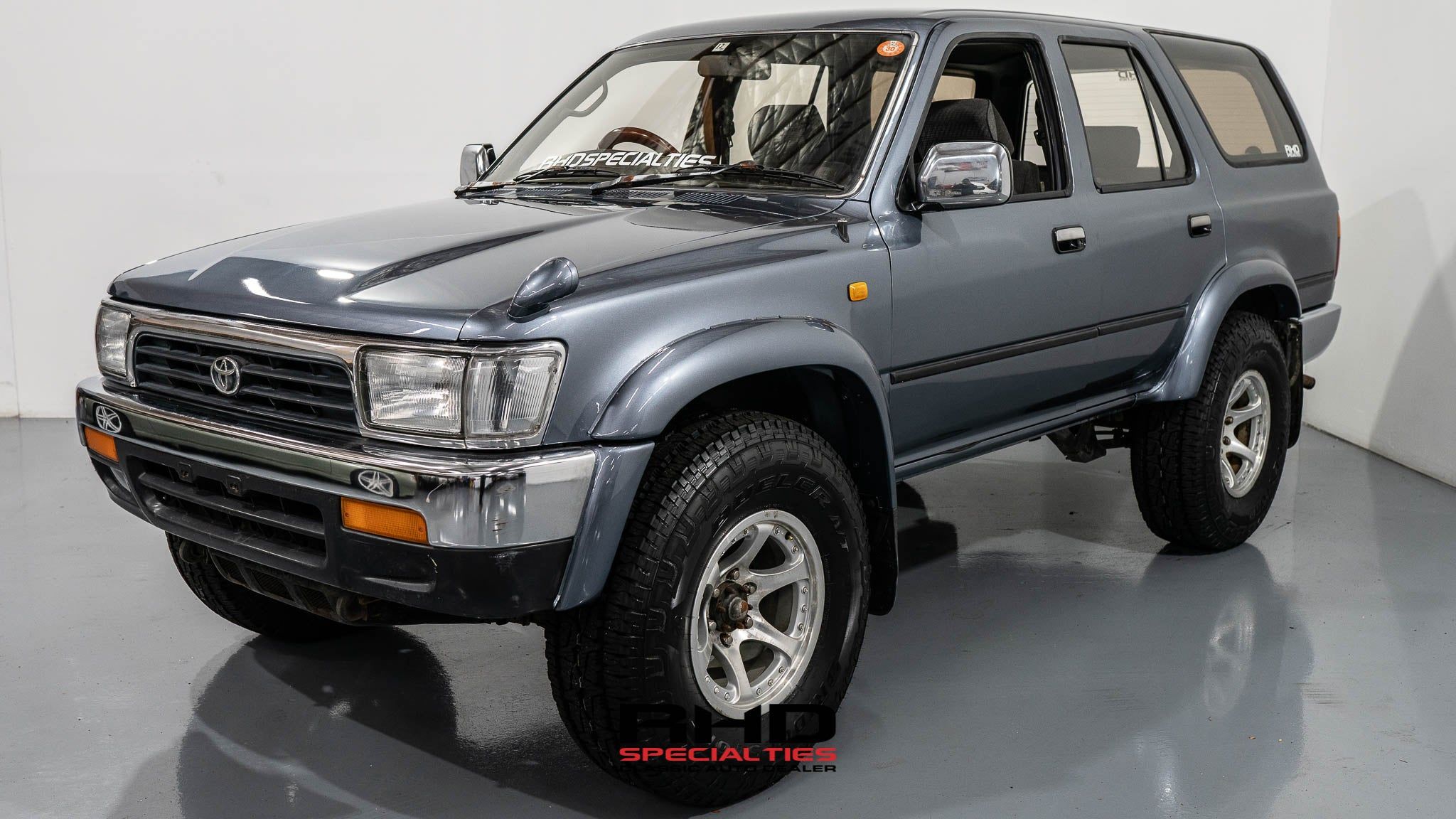 2048x1152 Toyota Hilux Surf *Sold*
