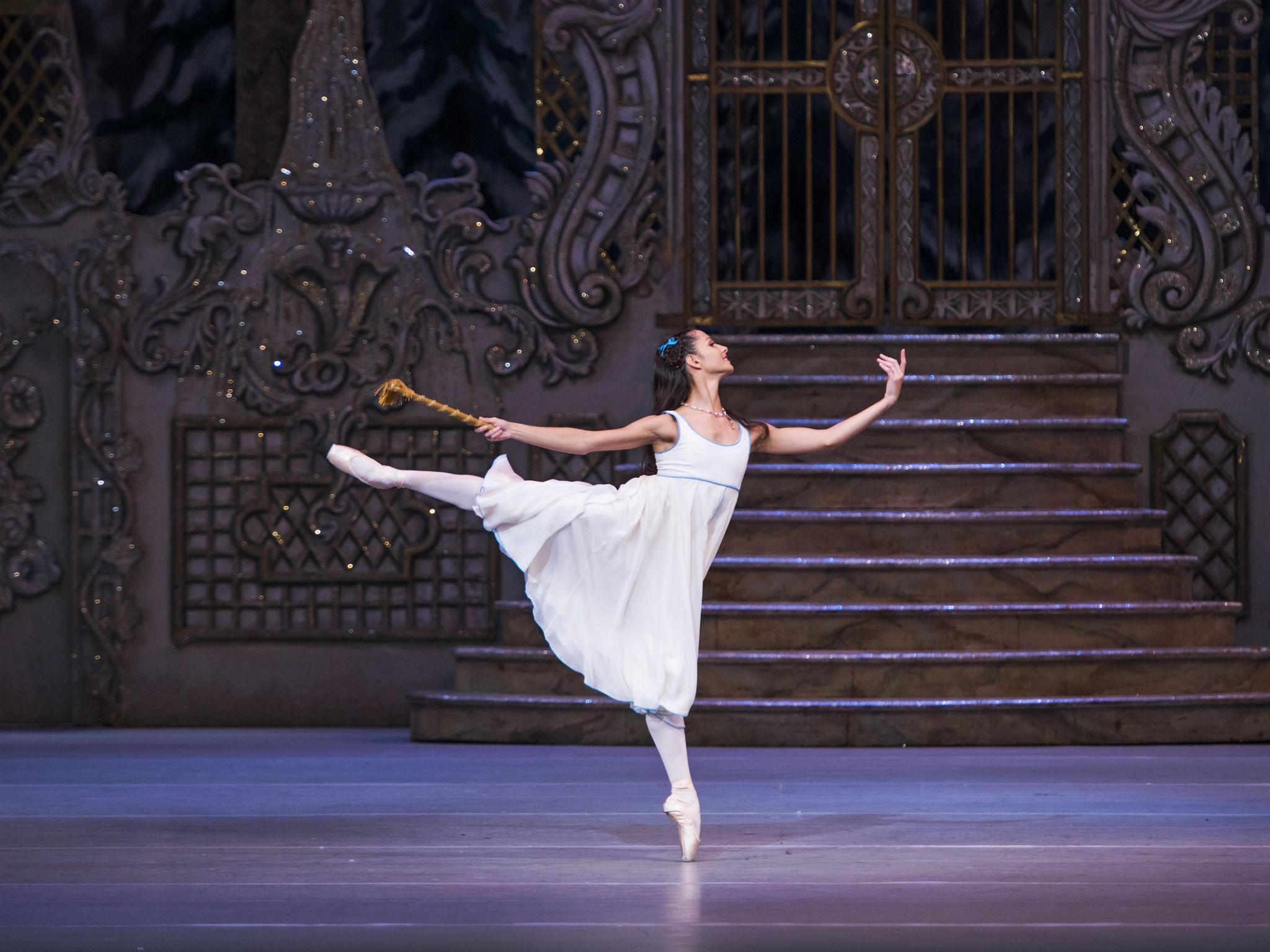 2048x1536 The Nutcracker, Royal Opera House, London, review: Francesca Hayward is lovely as Clara