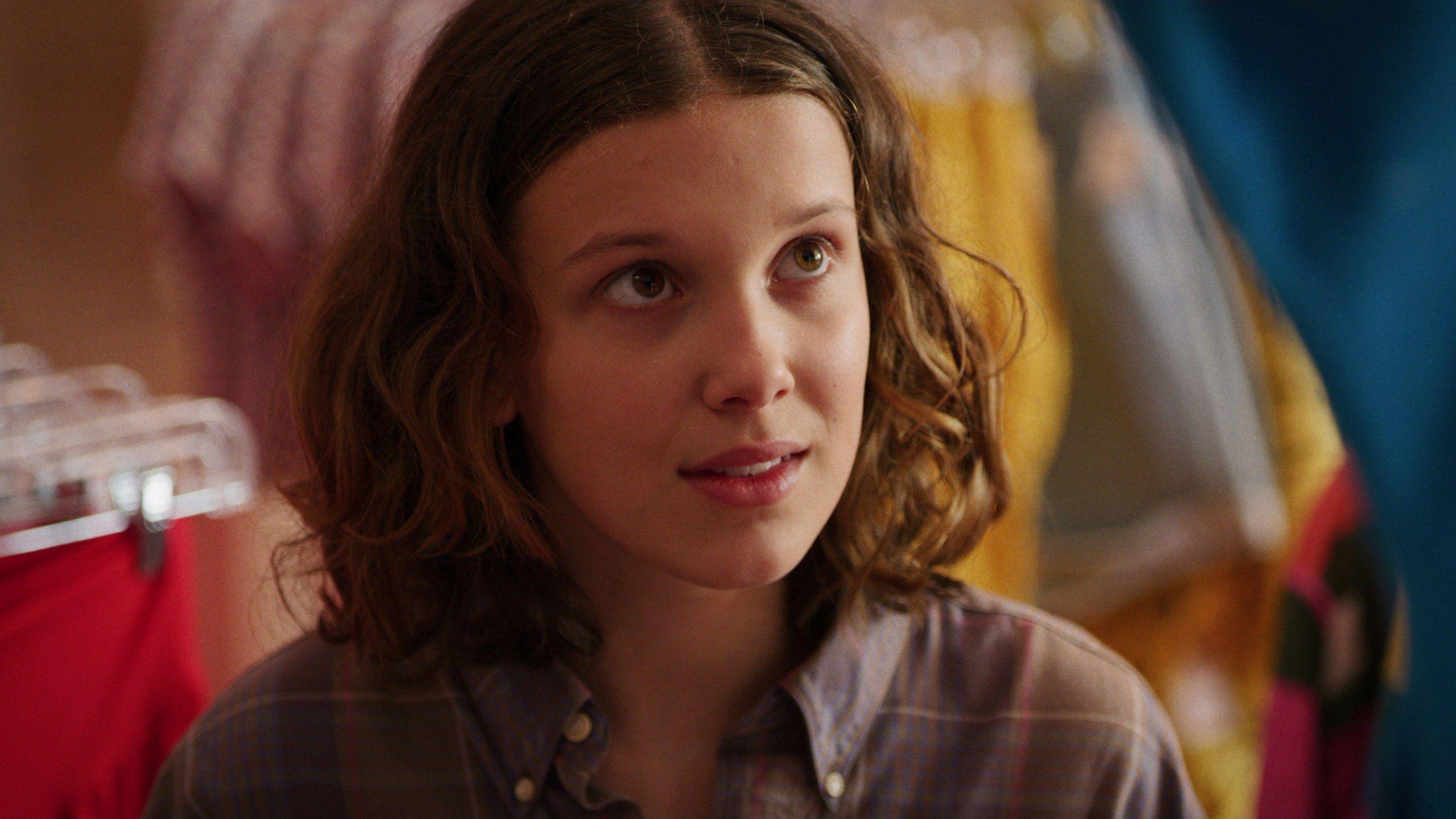 2560x1440 Stranger Things Max And Eleven Wallpaper