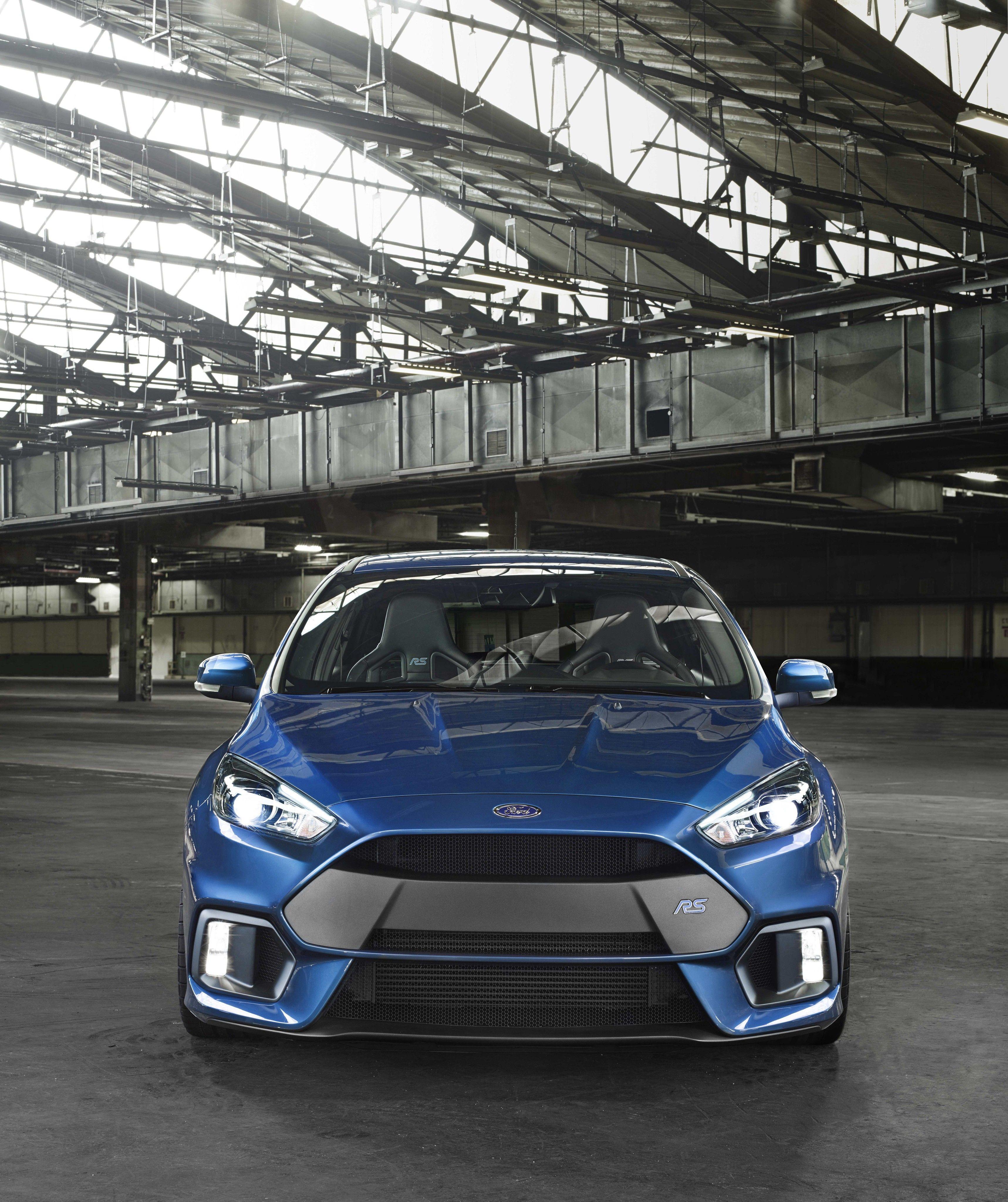 3435x4096 FORD Focus RS specs & photo - 2021