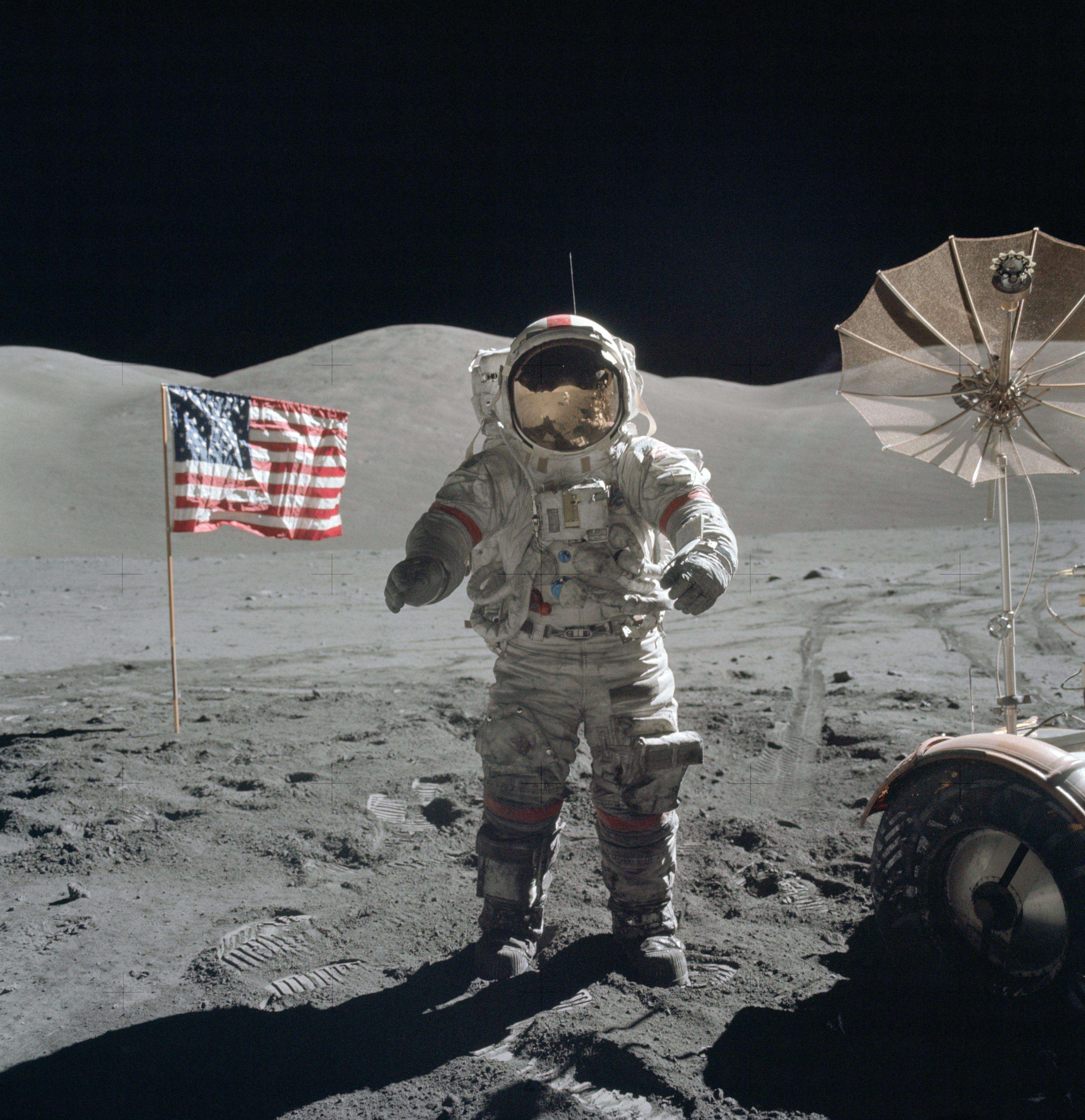 3904x4029 The best wallpaper of the Apollo 11 mission in 4k and other curiosities