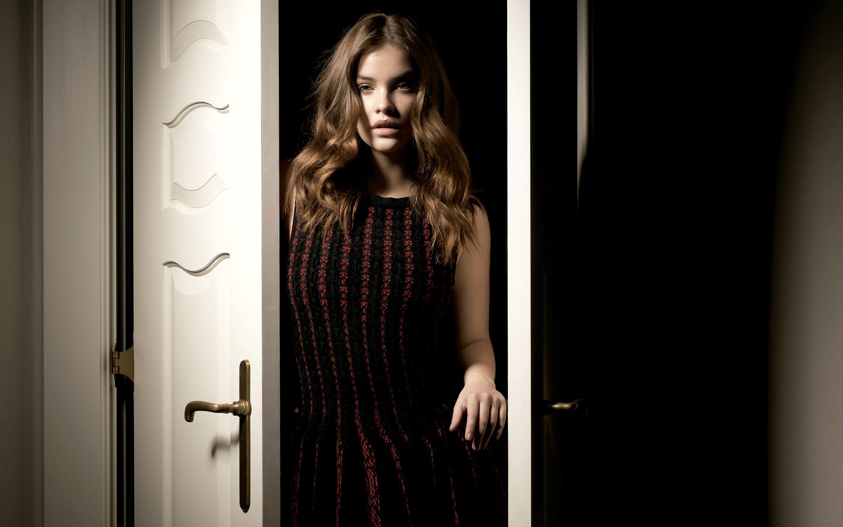 2880x1800 Fashion 4K wallpaper for your desktop or mobile screen free and easy to download
