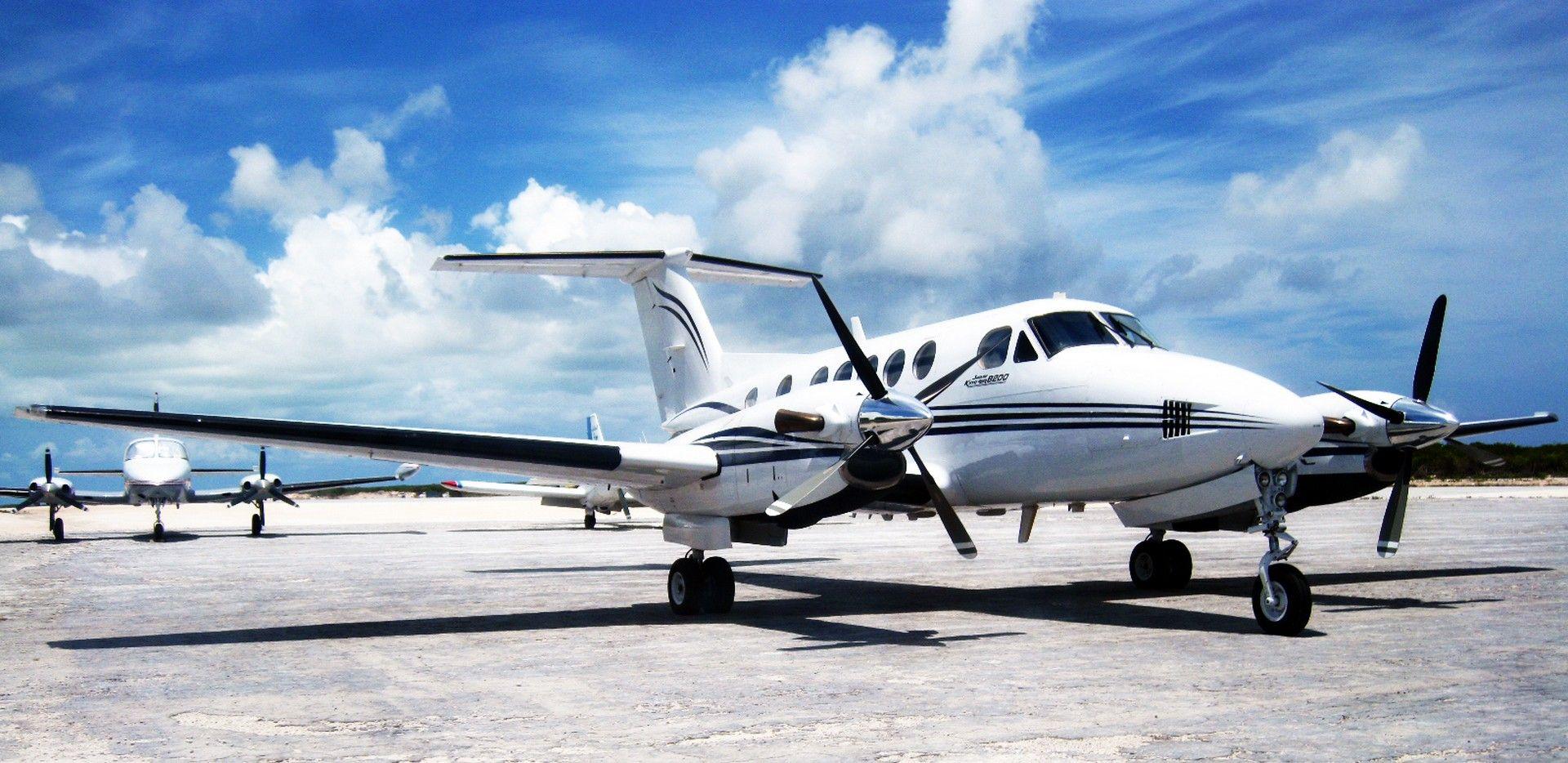 1920x934 HD Beech 200 Super King Air (Beech) wallpaper. Air, Fighter jets, Emergency service