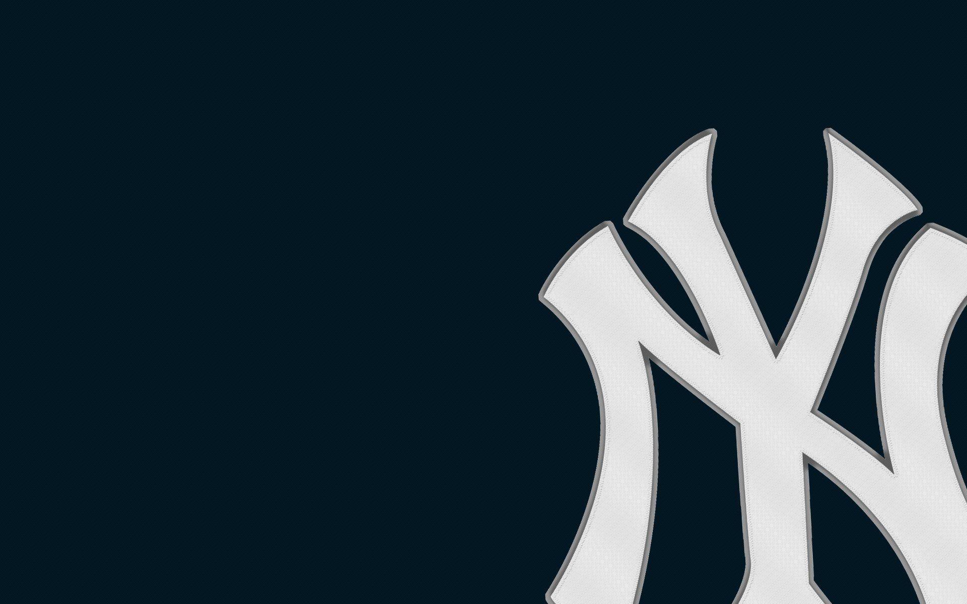 New York Yankees HD wallpaper sắc nét tận cùng sẽ đưa bạn đến với cảm giác mạnh mẽ như đang đứng trên sân baseball tươi trẻ và xem trận đấu đỉnh cao của đội nhà. Đừng bỏ lỡ cơ hội tận hưởng niềm say mê này!