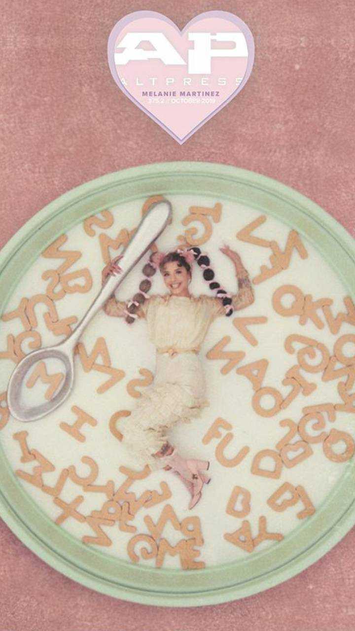 720x1280 Melanie Martinez Wallpaper Free HD Wallpaper