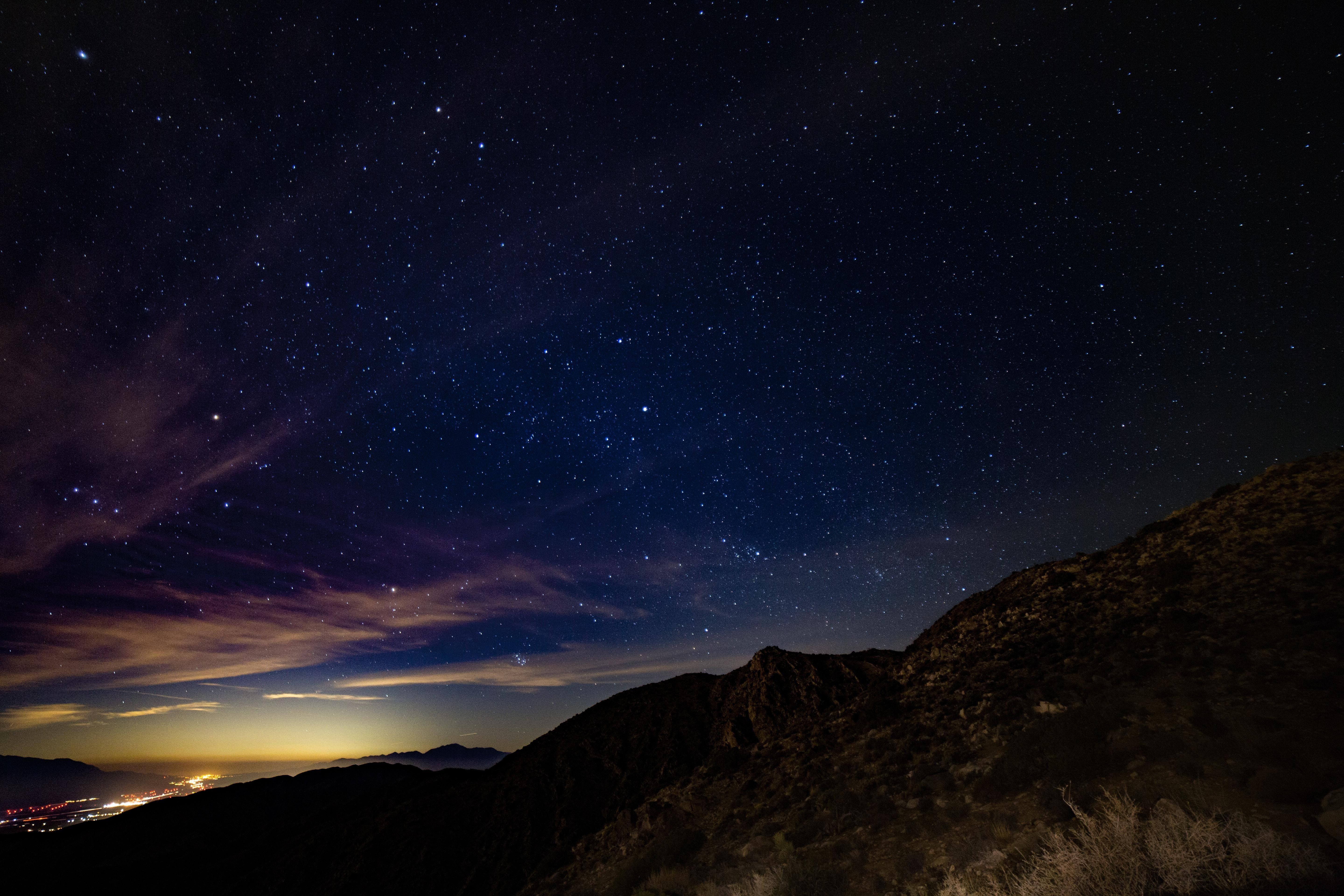 5760x3840 Sternenhimmel, Berge, Sterne, Nacht Sky Mountains 1080p