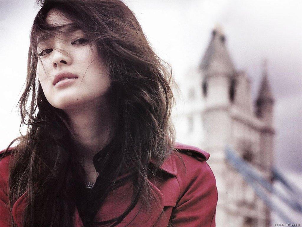 1024x768 Moon Ga Young Wallpaper