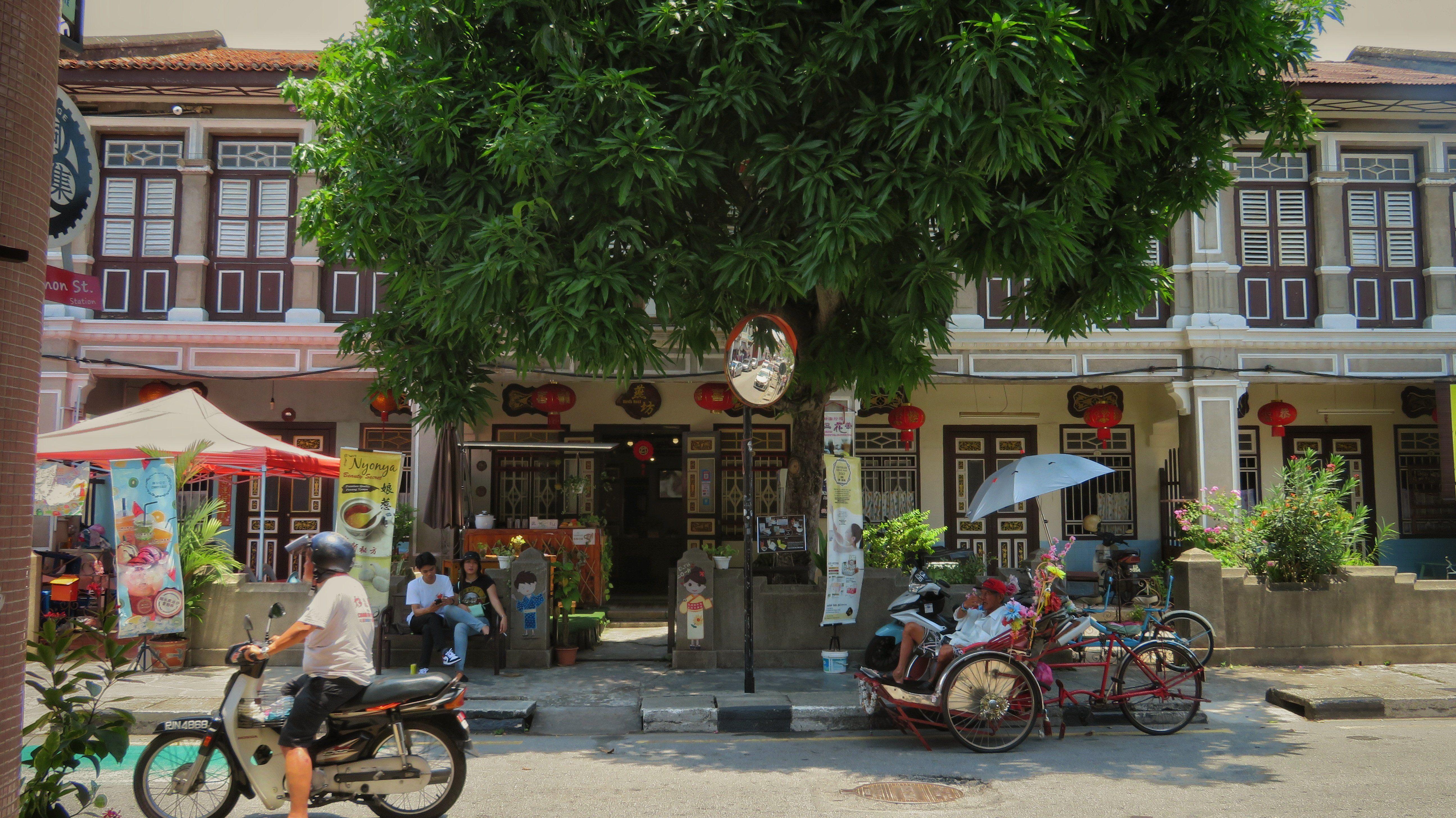 5184x2912 Streetlife in Georgetown Penang 4K wallpaper