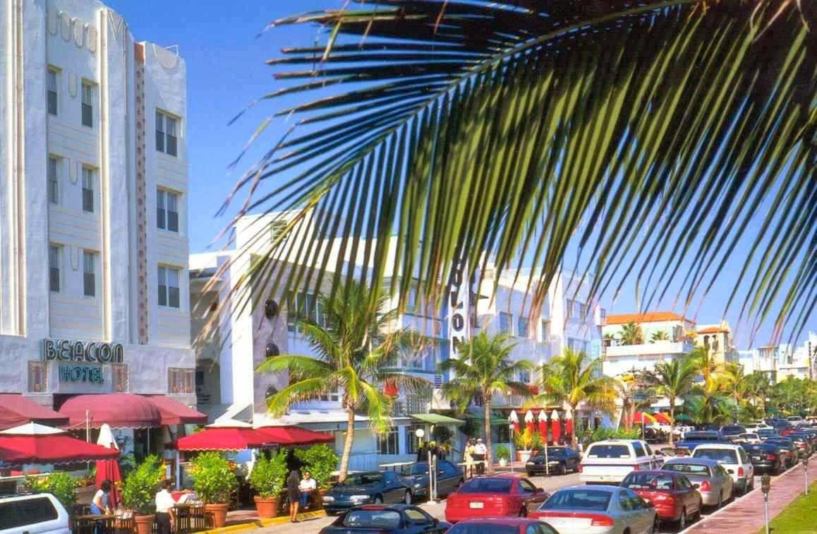 1158x756 Desktop wallpaper view of miami city