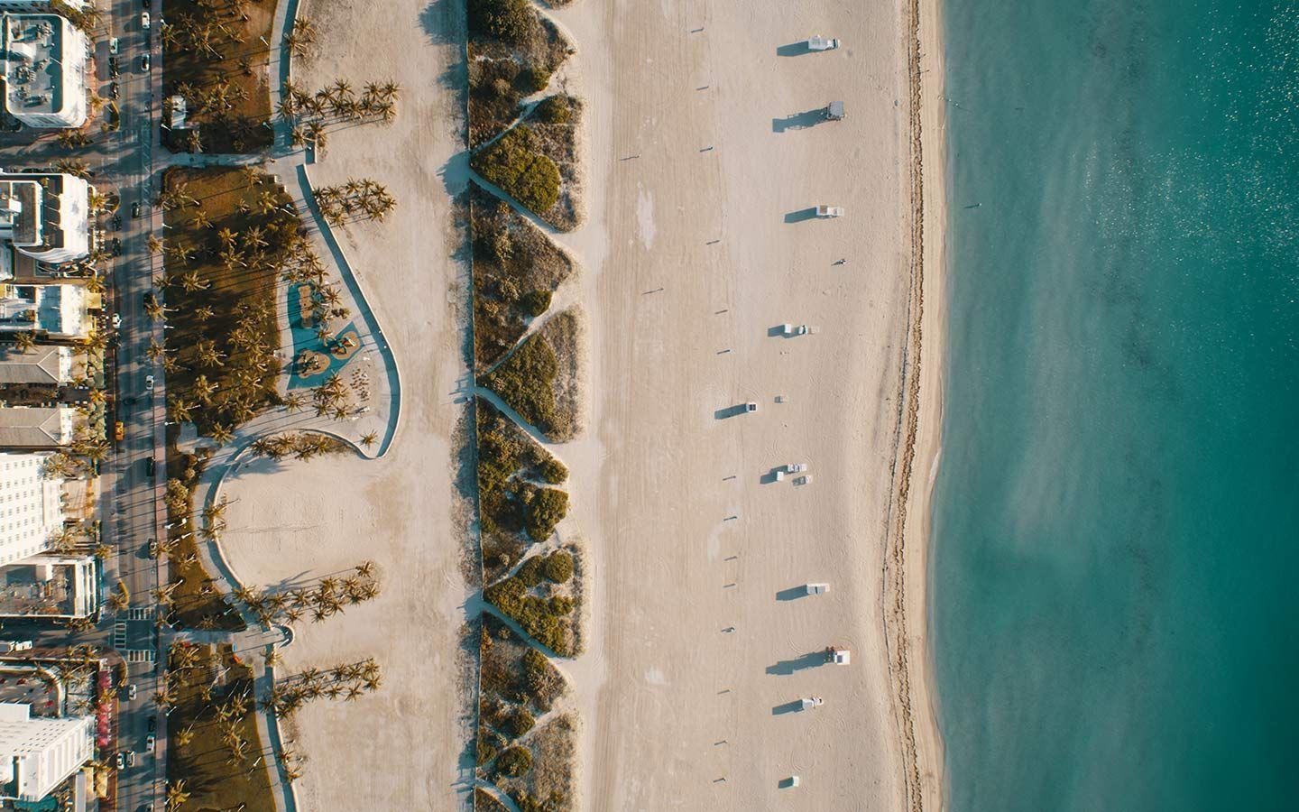 1440x900 History of Bathing Casinos in Miami Beach
