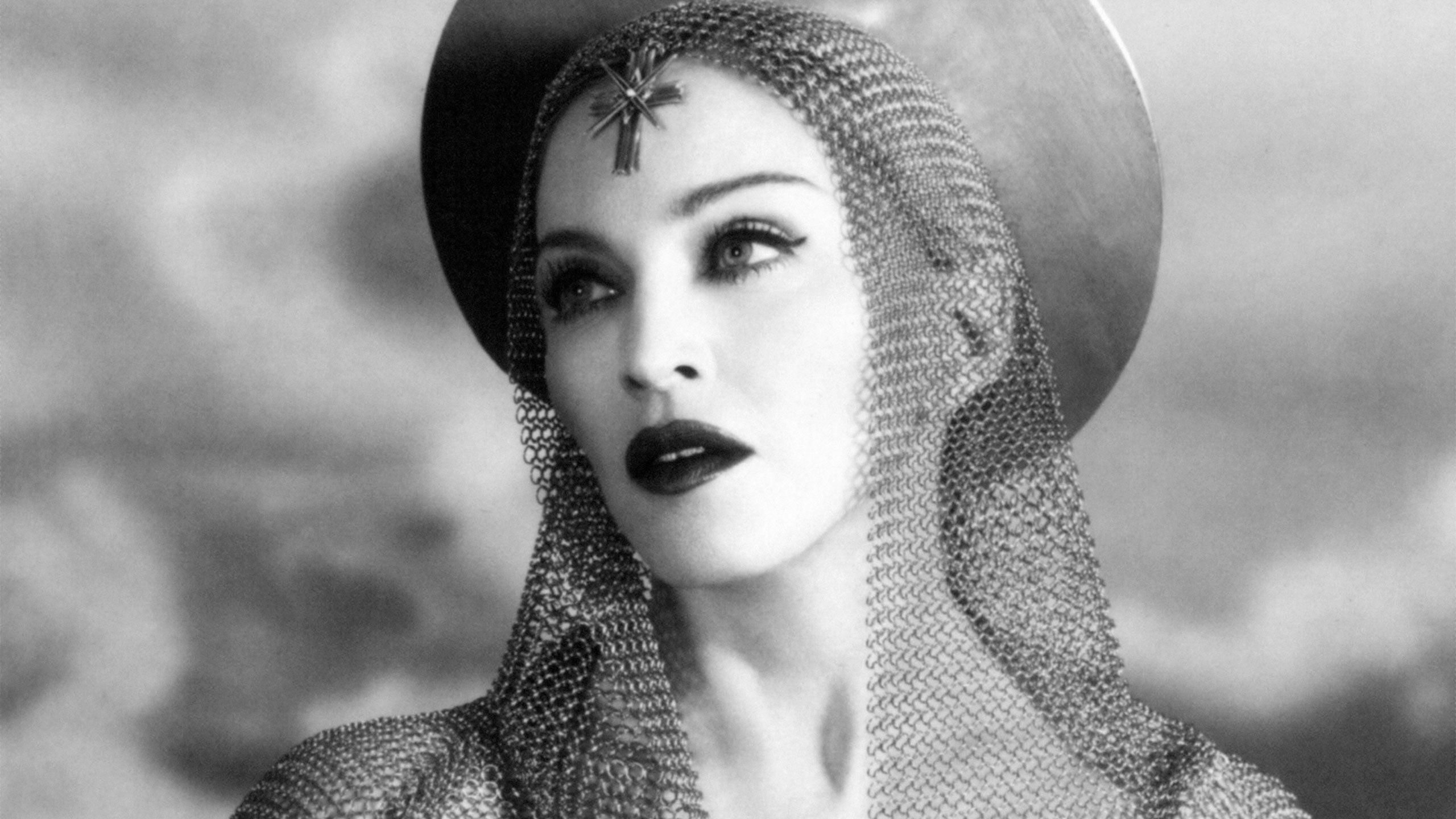 2560x1440 Madonna Queen of Pop