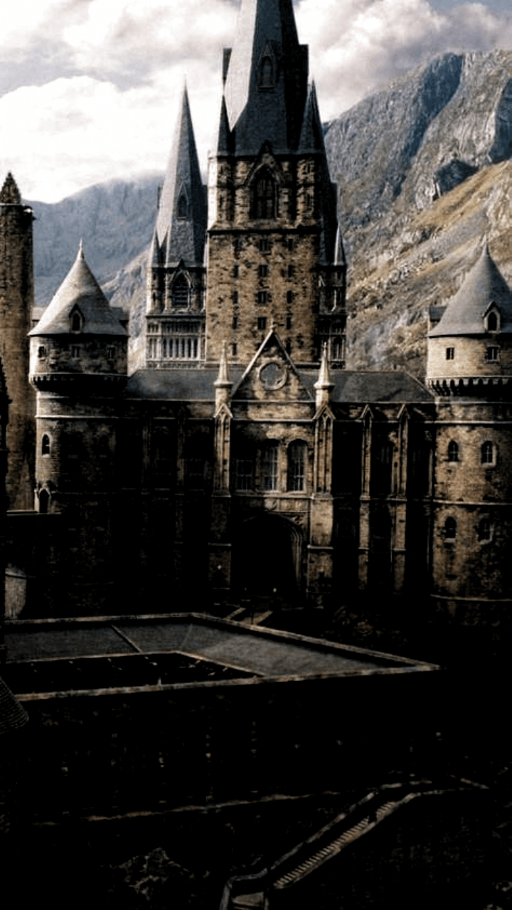 720x1279 Lock Screen Photo For Every Harry Potter Fan : Hogwarts will always be there to welcome you to. Slytherin aesthetic, Hogwarts aesthetic, Slytherin wallpaper