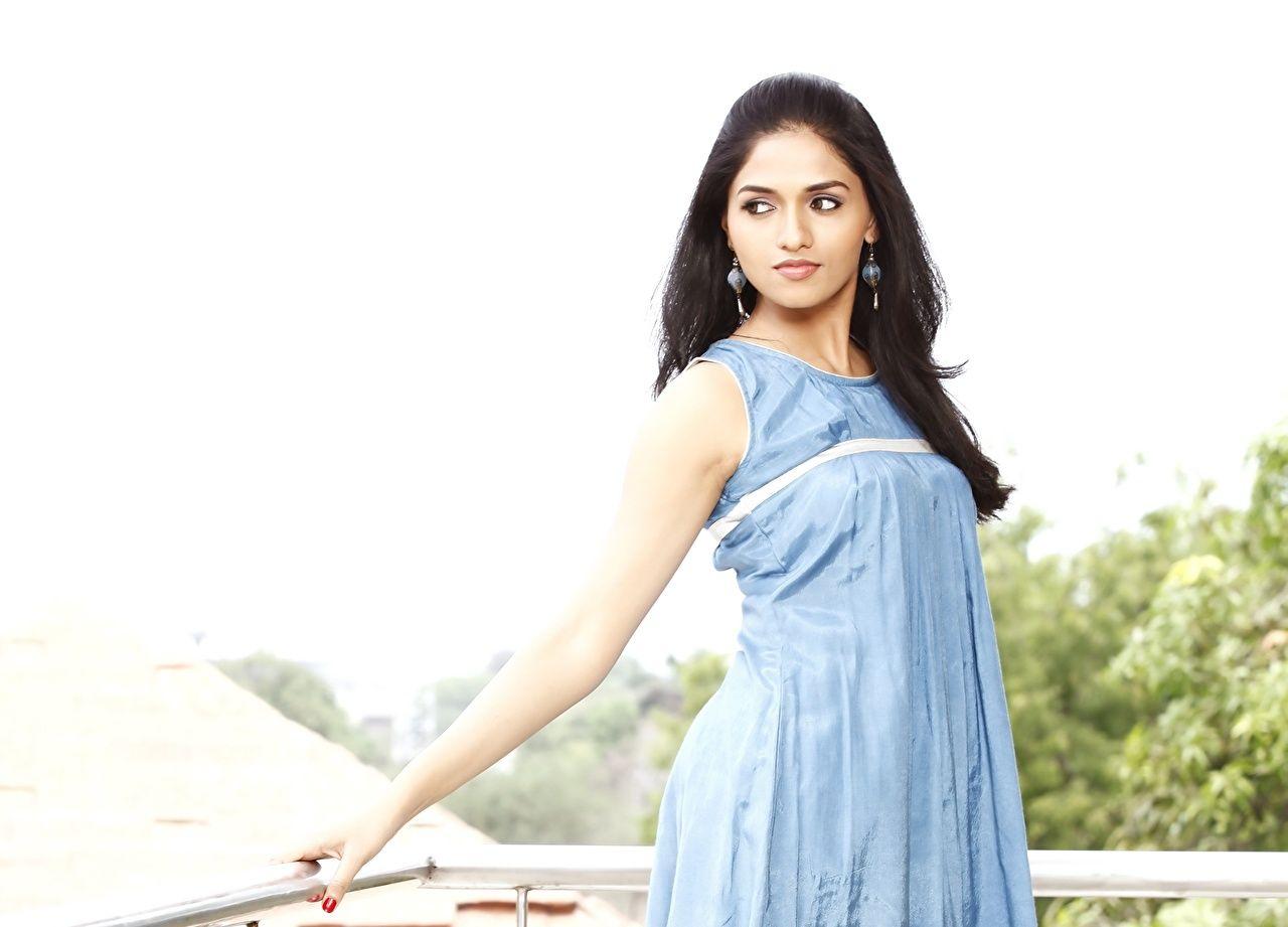 1280x921 Desktop Wallpaper Indian sunaina Staring Celebrities frock