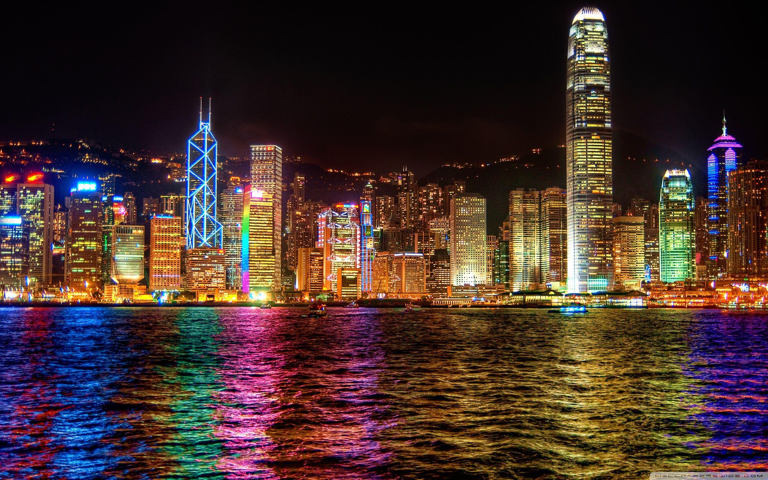 Bạn đang tìm kiếm một bức wallpapar thật đẹp để trang trí cho thiết bị của mình? Hình nền của Hong Kong là lựa chọn hoàn hảo, với một kết hợp độc đáo giữa ánh đèn đô thị và sự lãng mạn của hải cảng.