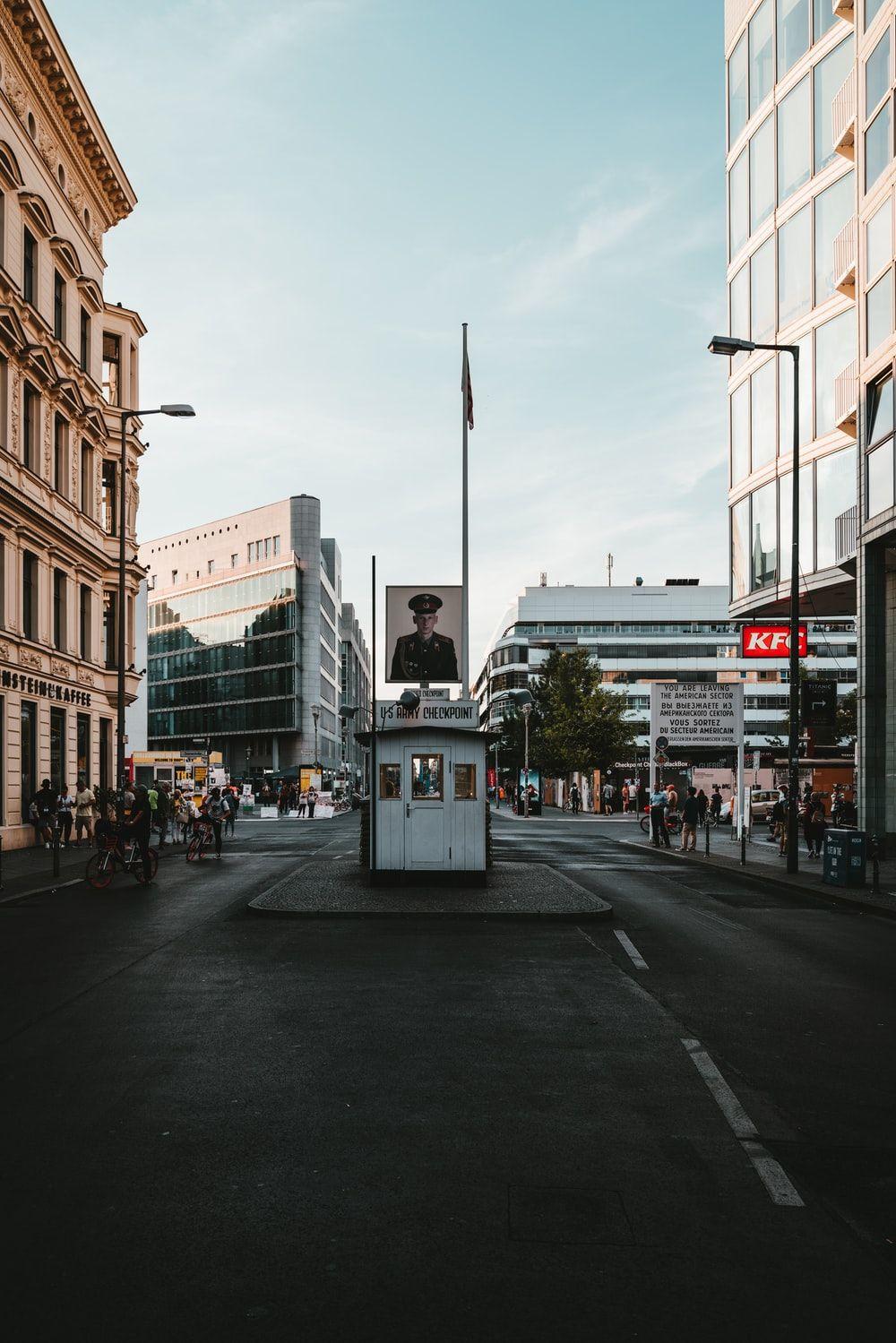 1000x1499 Berlin Street Picture. Download Free Image