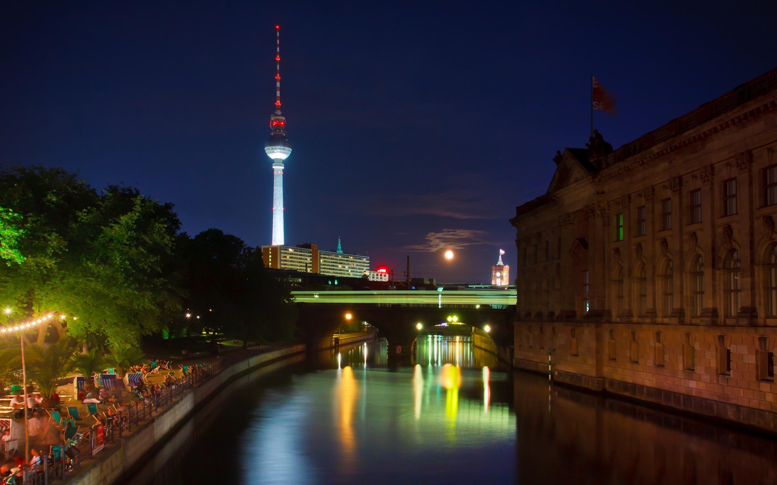 2560x1600 Berlin Germany Live Wallpaper for Android