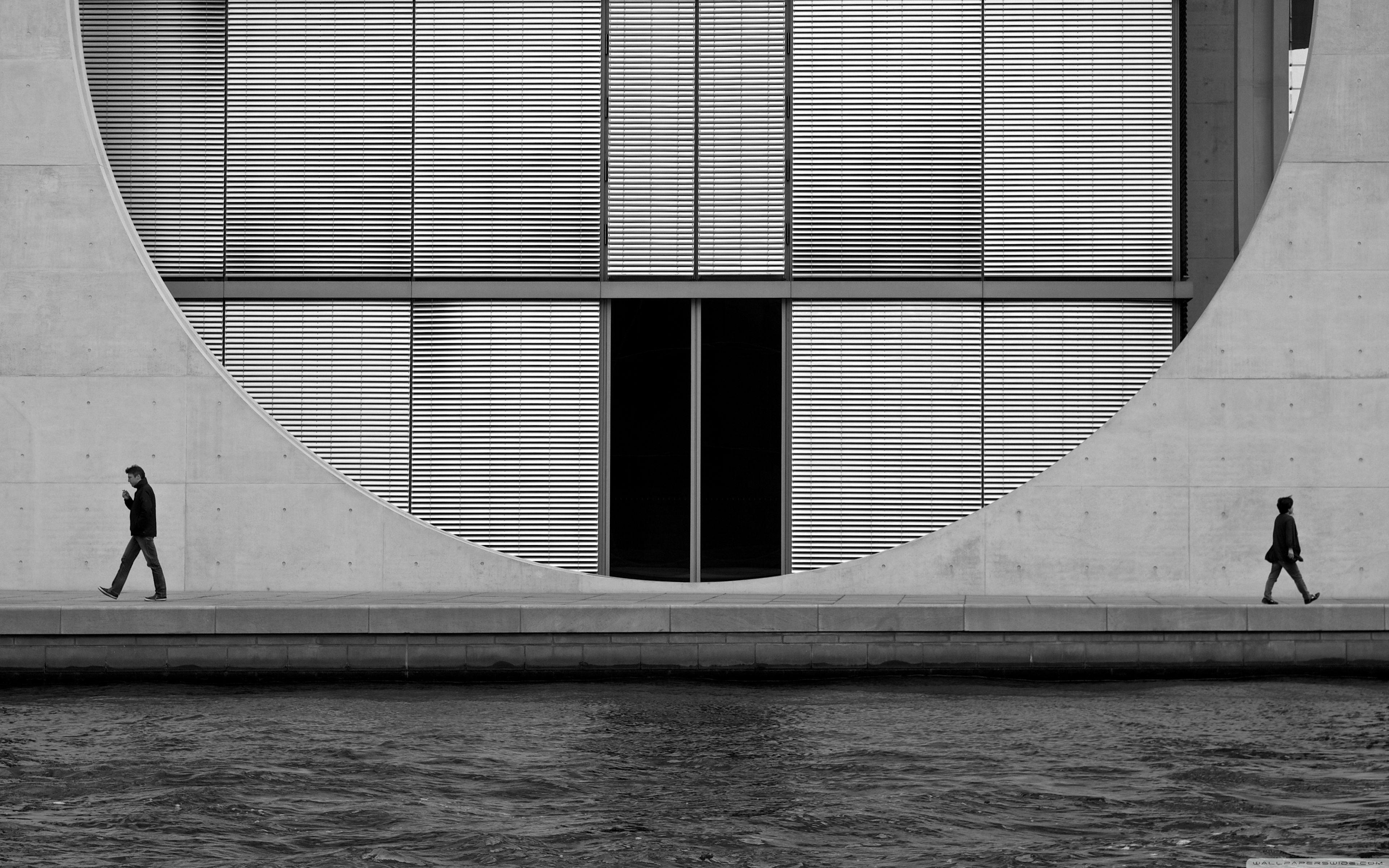 3840x2400 Berlin Black and White Wallpaper