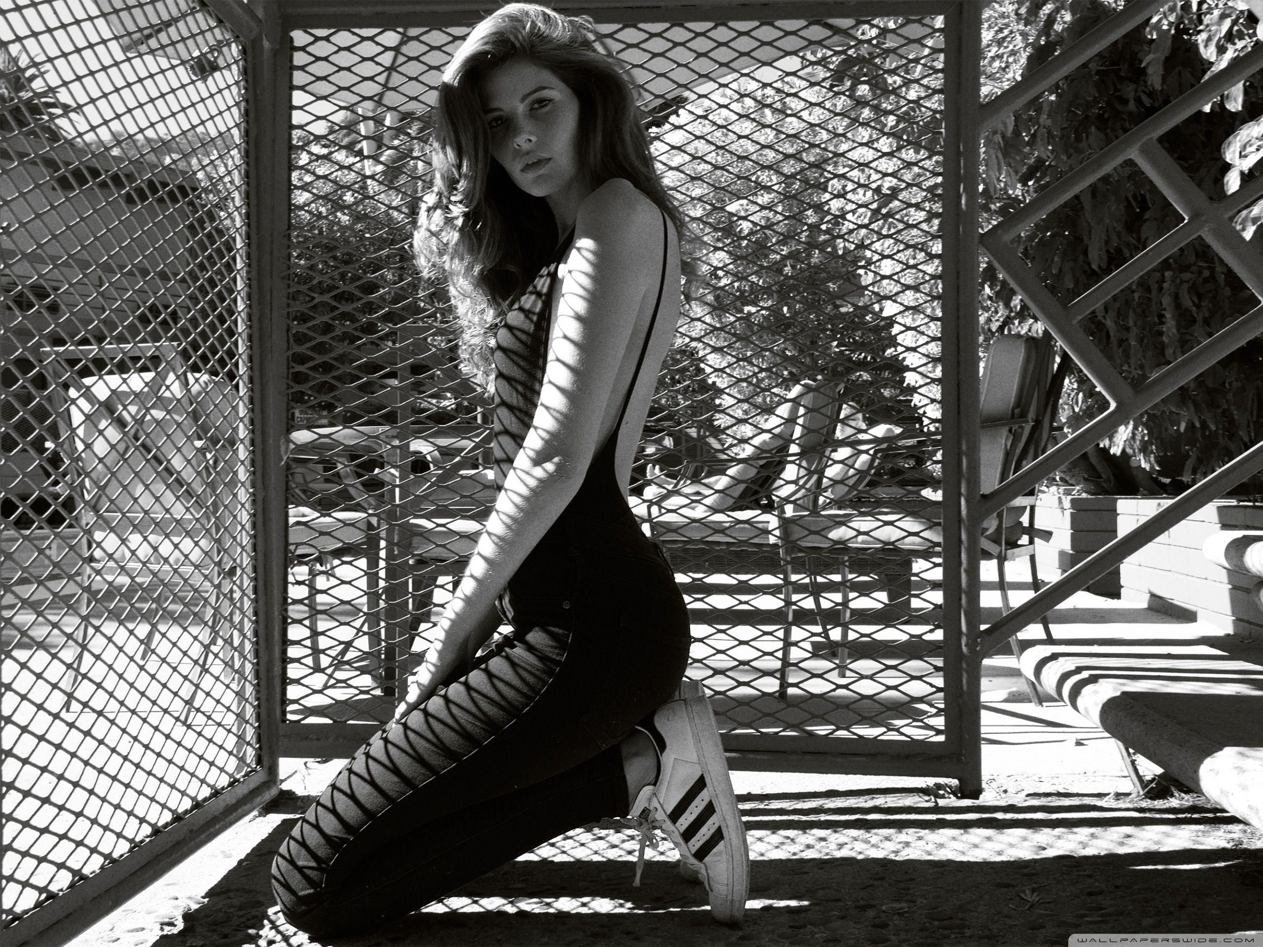 2560x1920 Cool Girl Black and White Ultra HD Desktop Background Wallpaper for 4K UHD TV : Widescreen & UltraWide Desktop & Laptop : Tablet