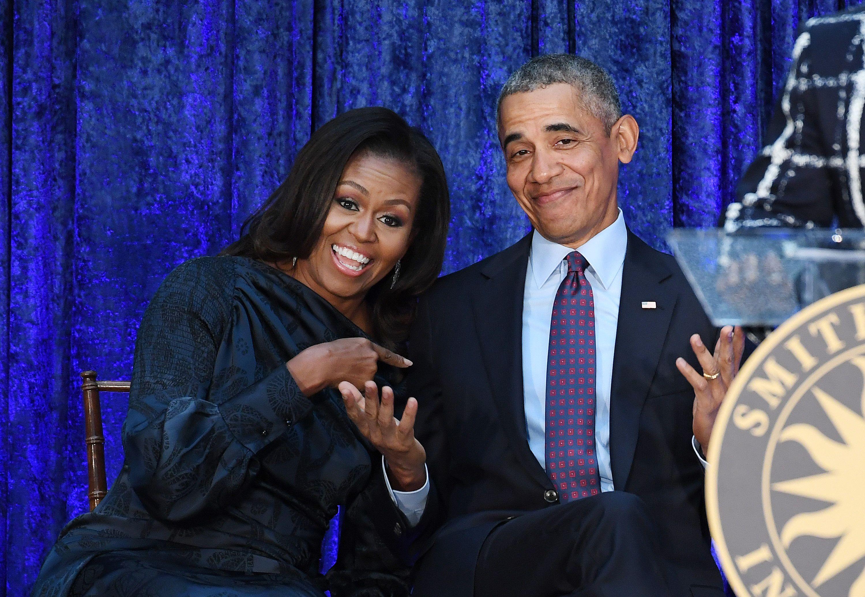 3000x2073 Best Michelle and Barack Obama Photo Love Story