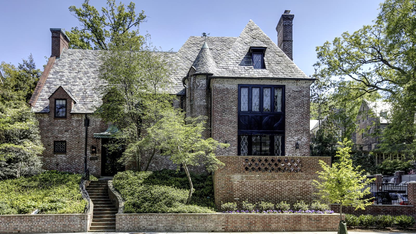 1600x900 Photos of the Obamas $8.1 million Washington, D.C. house