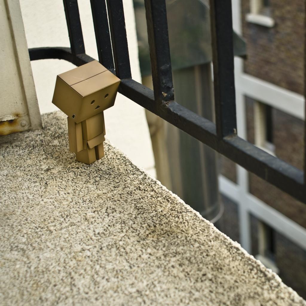 1024x1024 Little Boxman 3. iPhone Shockwave Wallpaper. Danbo, Cardboard robot, iPad mini wallpaper