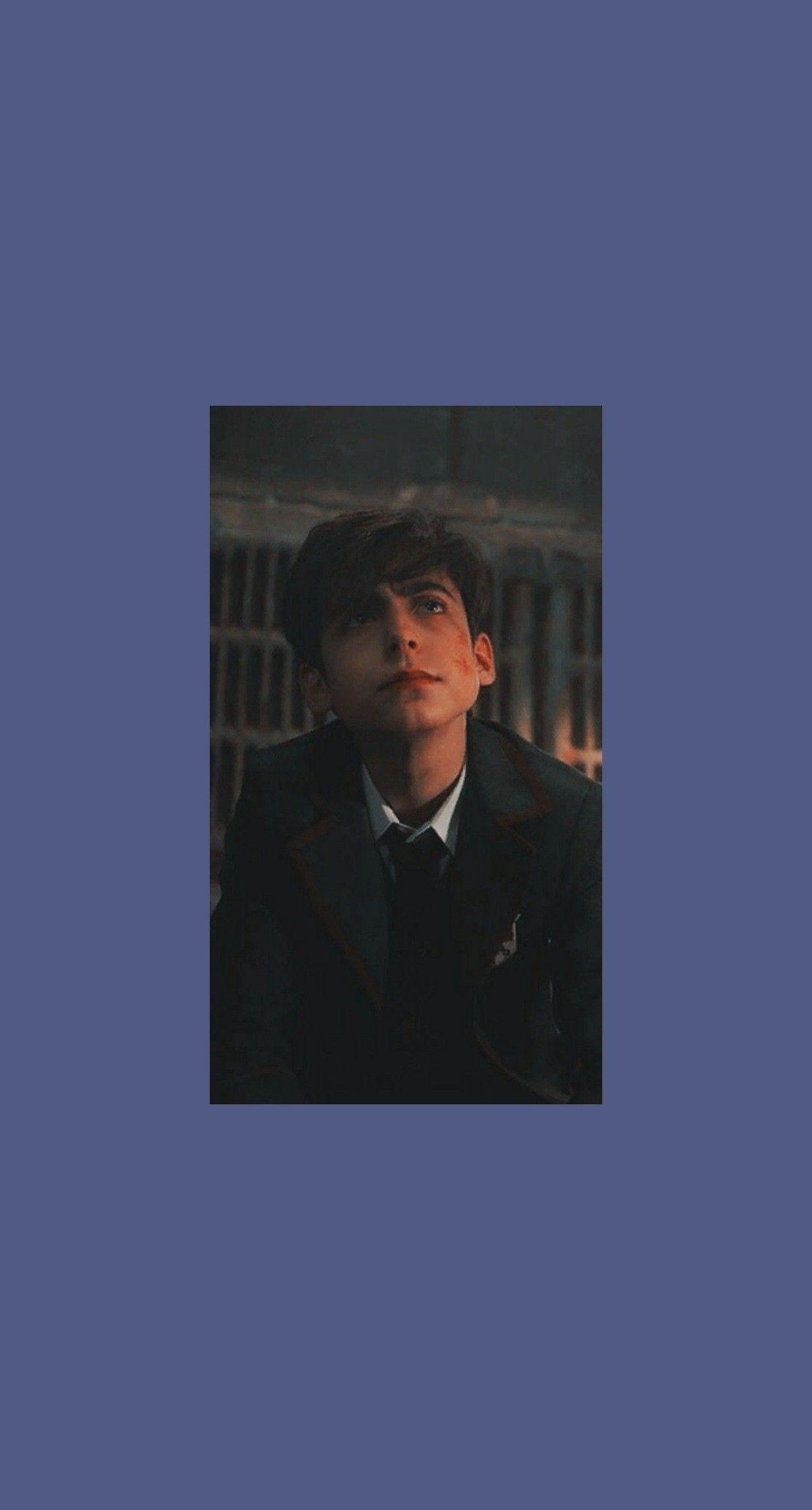 1231x2289 Number Five.. The Umbrella Academy. Personajes de película, Fondos de pantalla de películas, Chicos famosos