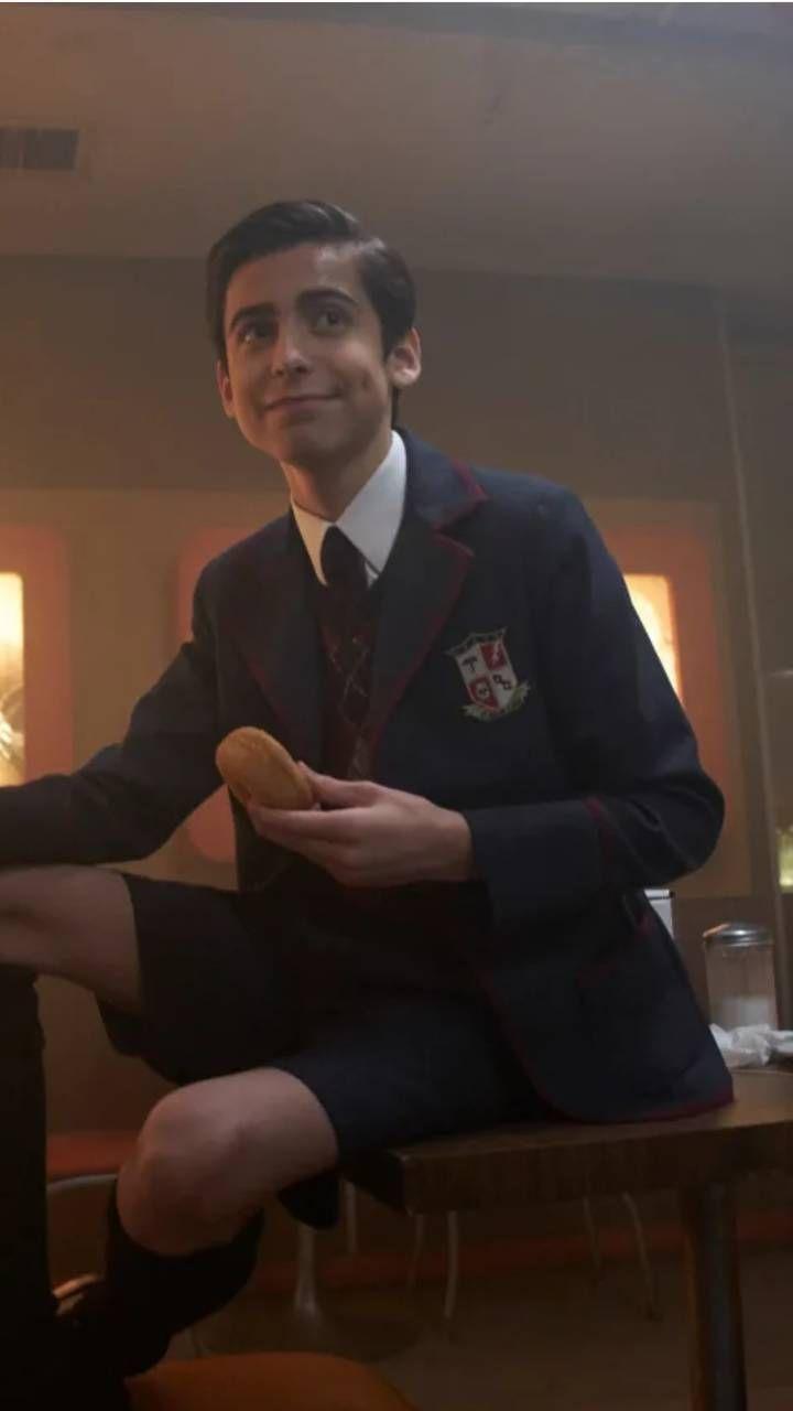 720x1280 The Umbrella Academy Number Five Wallpaper