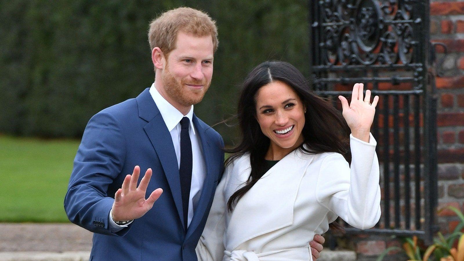 1600x900 Prince Harry and Meghan Markle's Engagement Photo