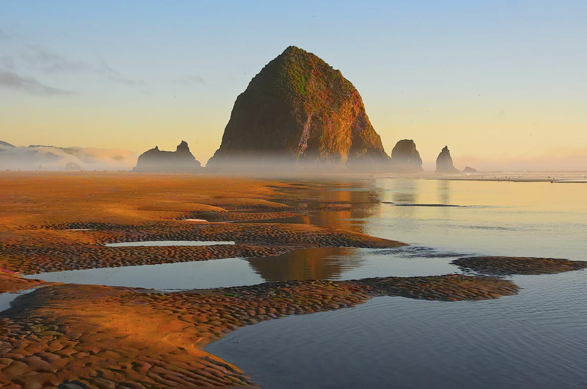 1200x796 Cannon Beach travel. Oregon, USA .