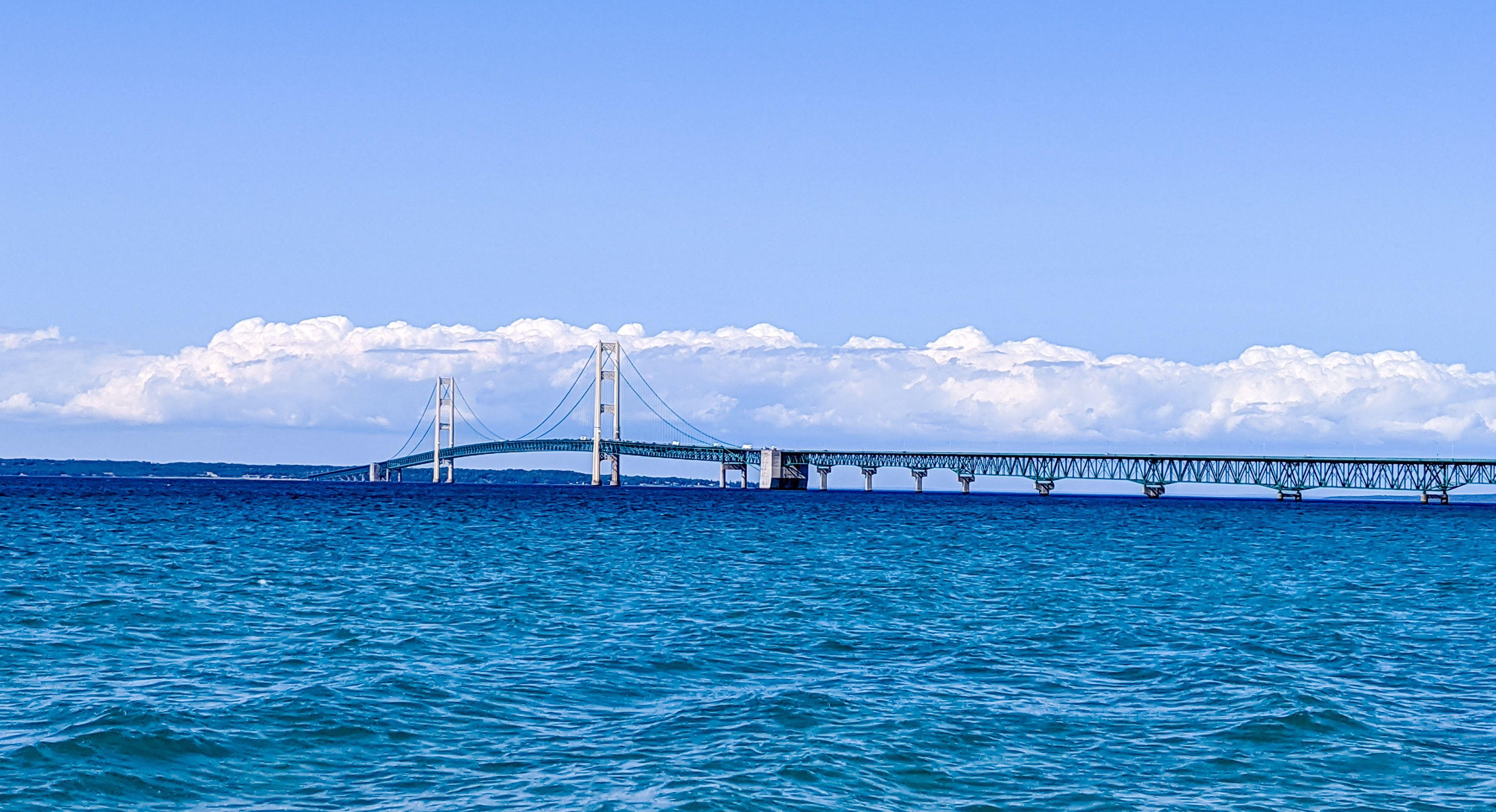 3838x2084 Mackinac Suspension Bridge in Michigan .