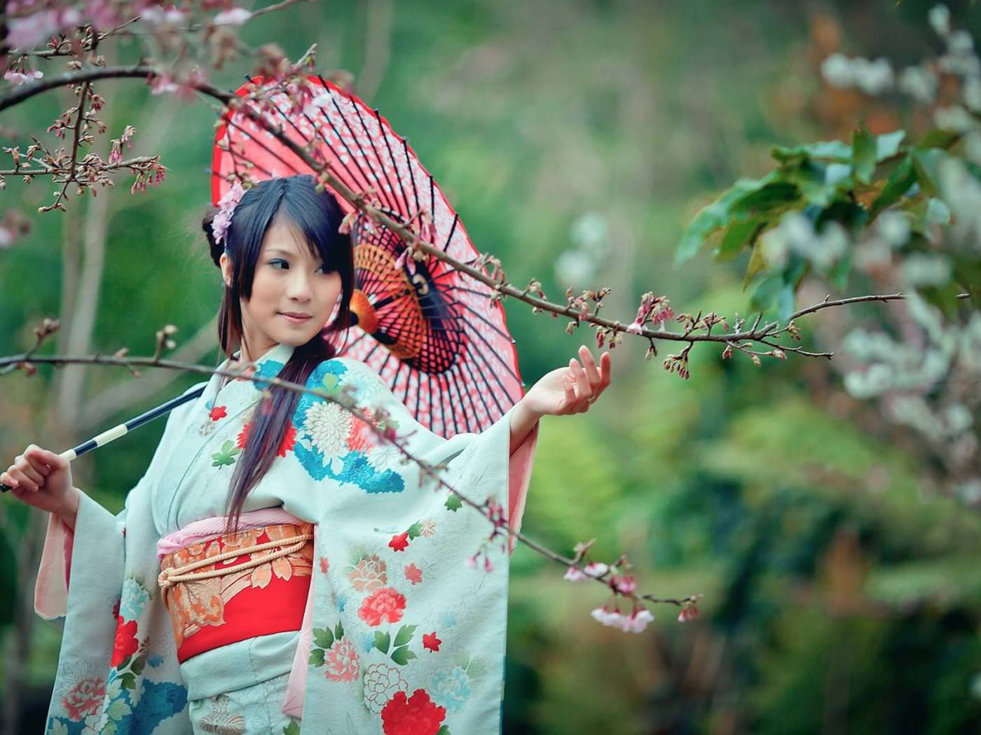 1400x1050 Japanese Female Kimono