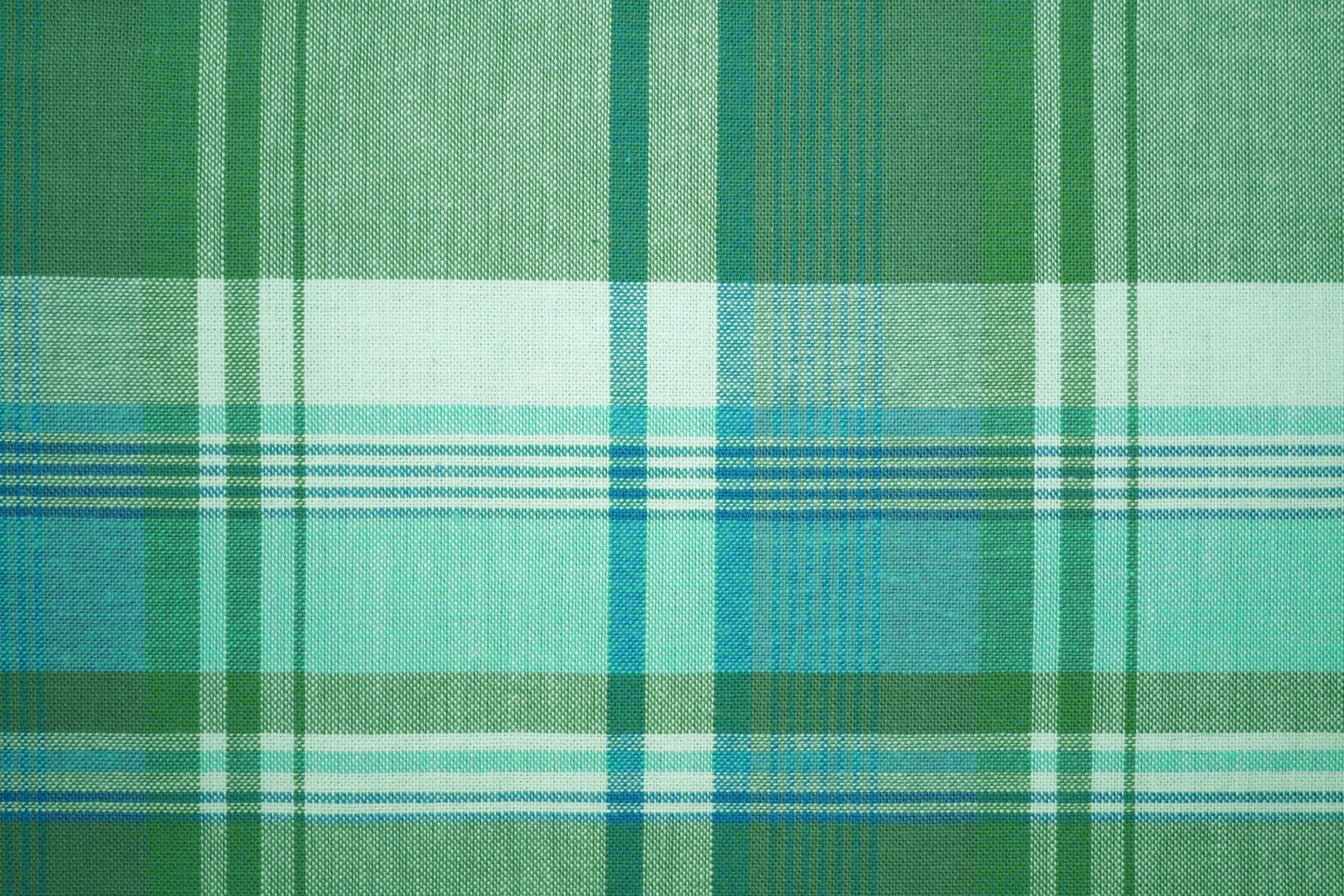 3888x2592 Plaid