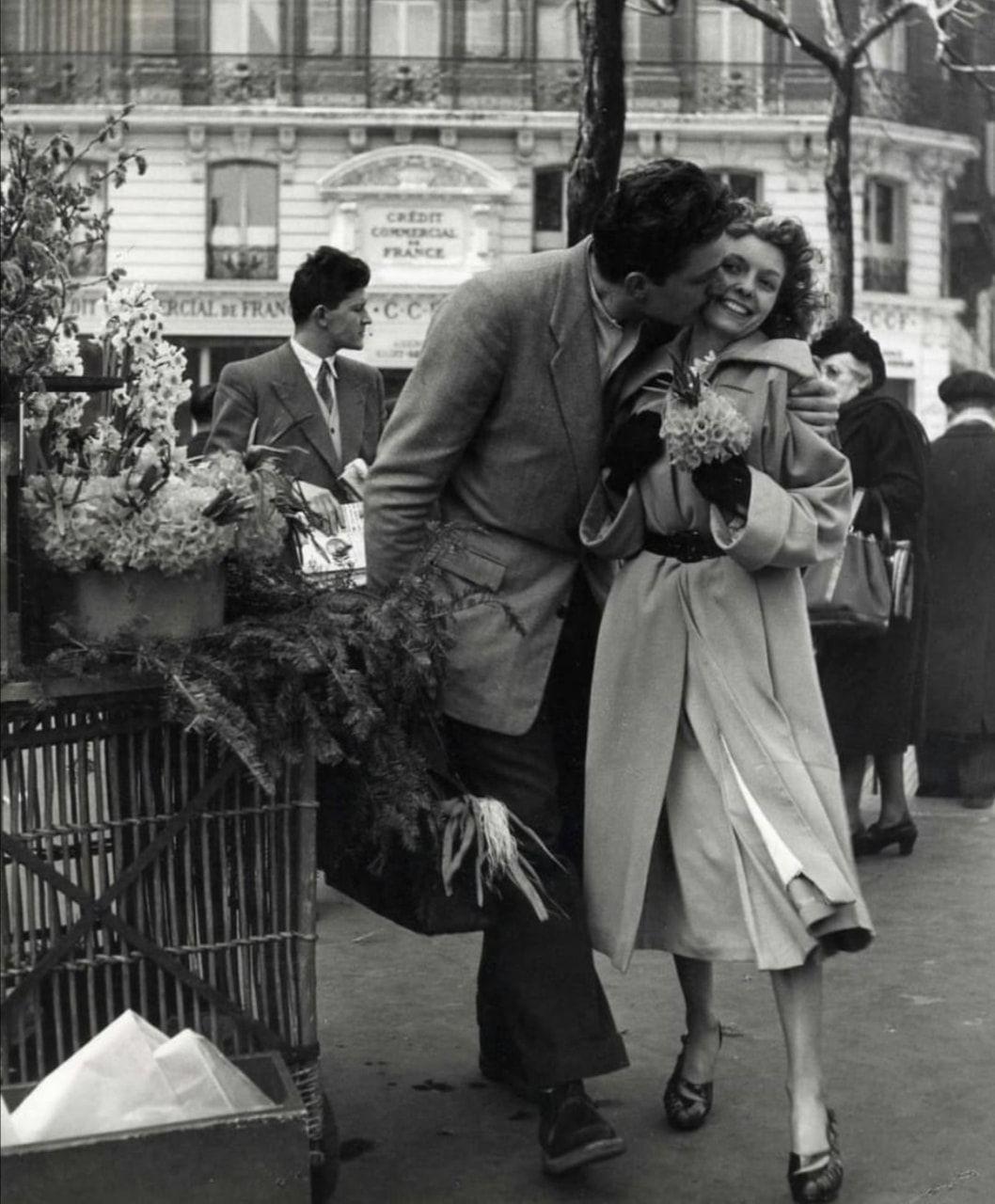 1058x1280 Vintage love Great #Great #Love #Vintage #wallpaper. Vintage photography, Robert doisneau, Vintage paris