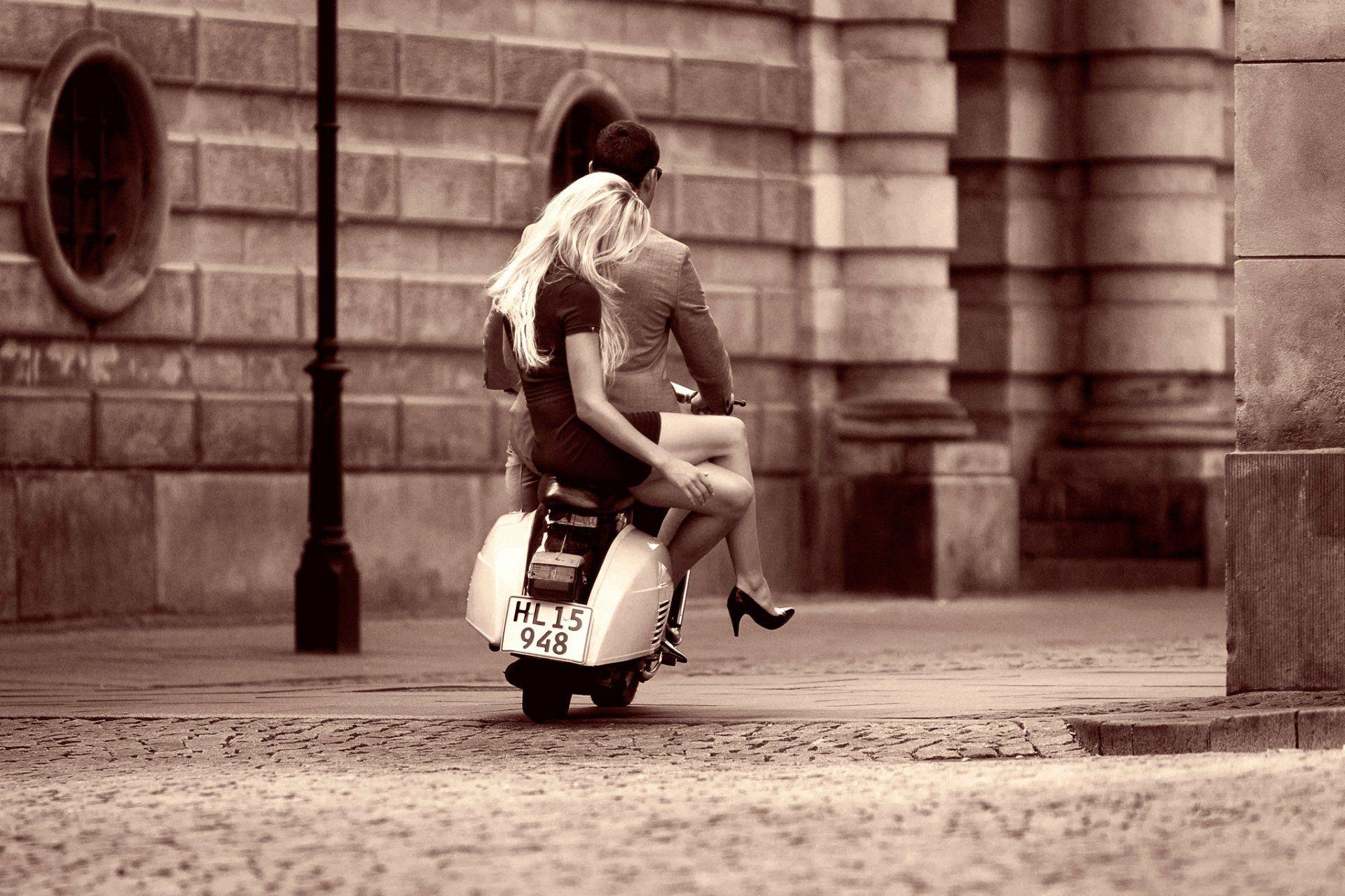 1920x1280 Wallpaper Vespa