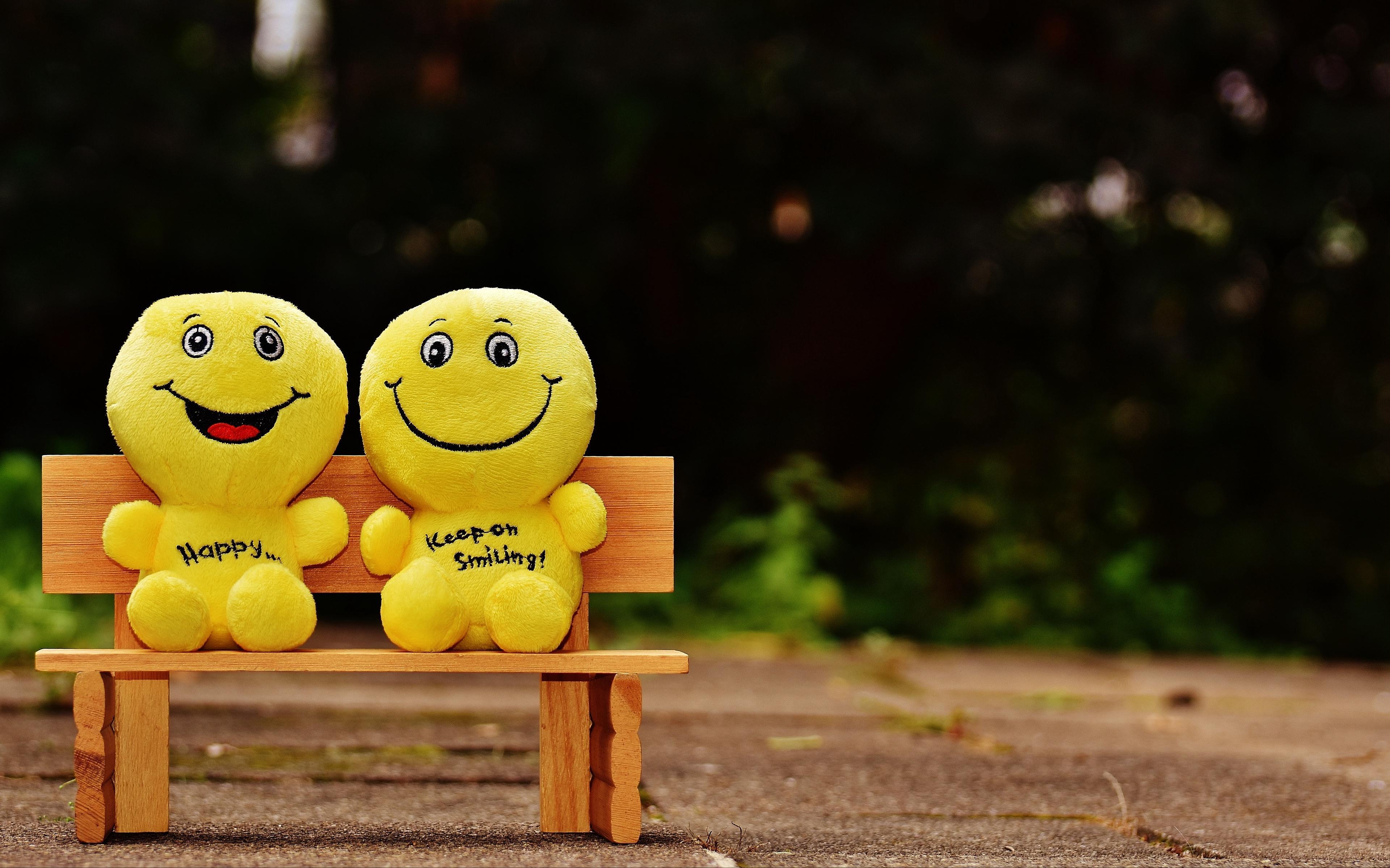 Cute Smile - Smiley Ball Wallpaper Download | MobCup