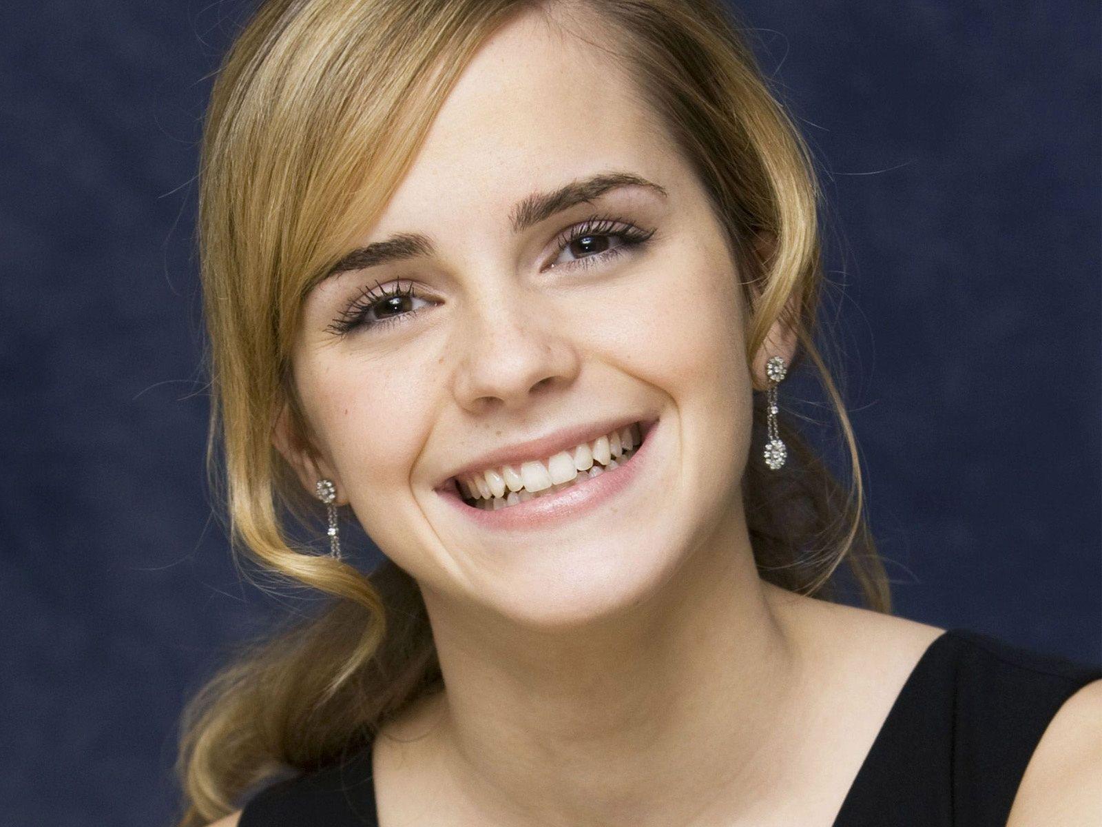 1600x1200 Emma Watson Beautiful Smile High .all Free