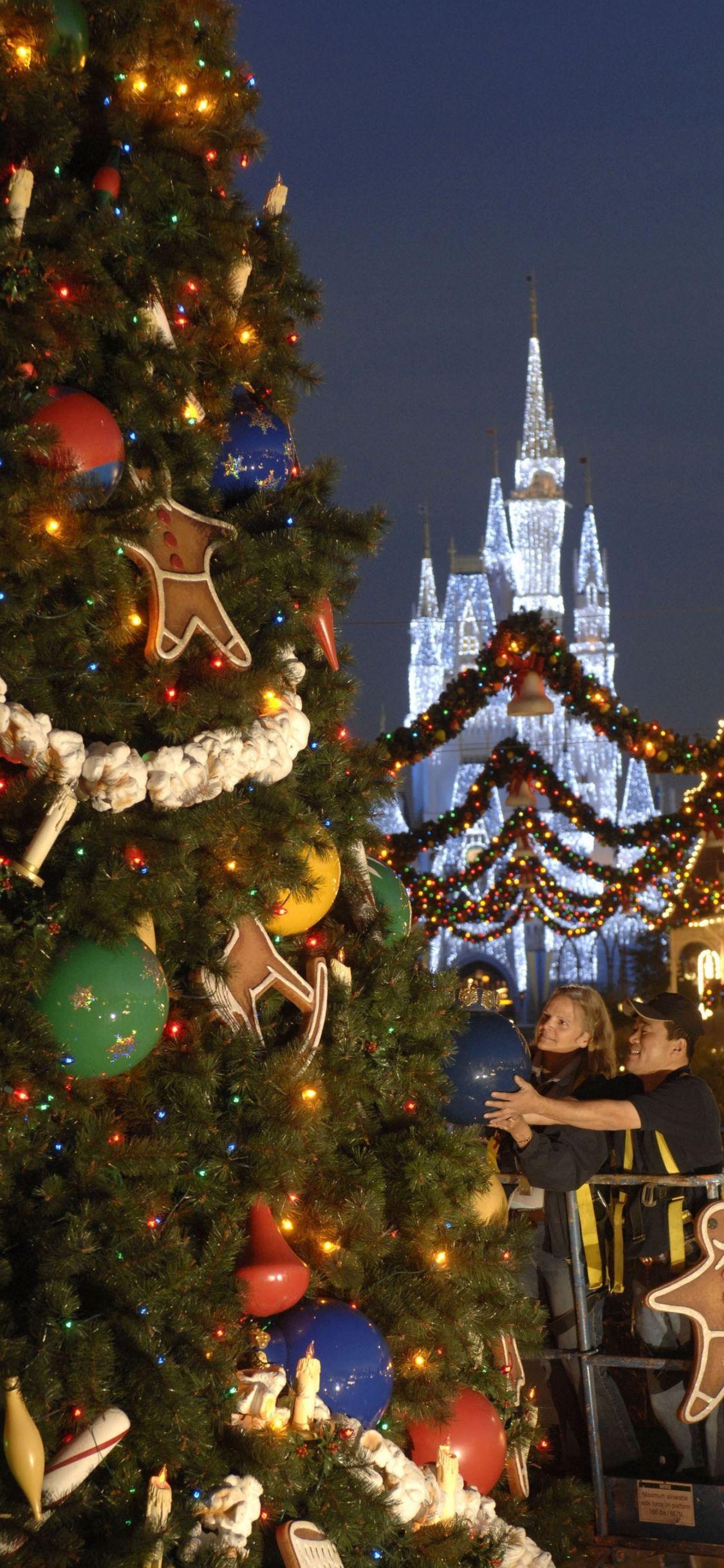 1125x2436 Disney Christmas Phone Wallpaper .