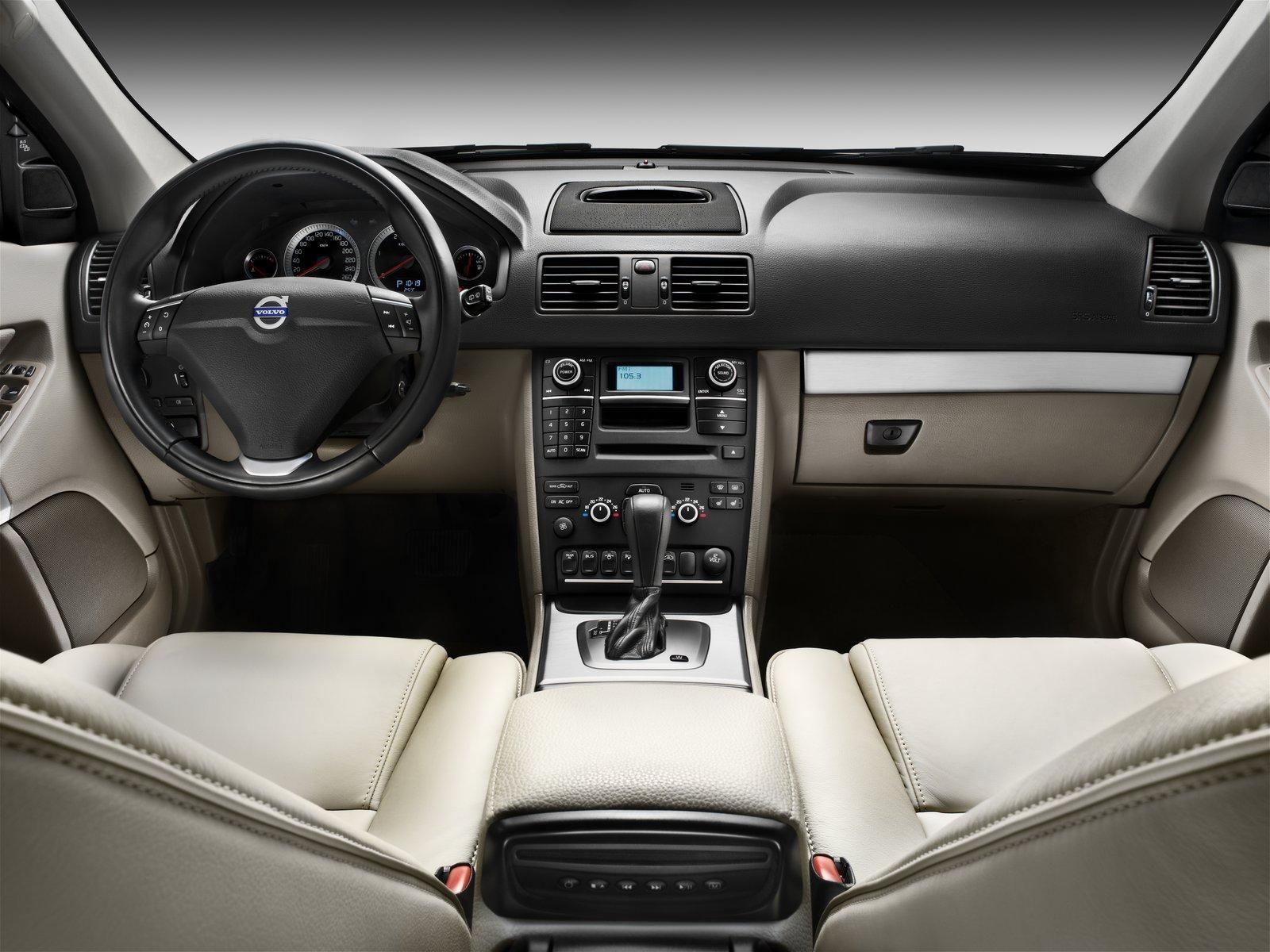 1600x1200 Volvo Car Interior Wallpaper 62014 1600x1200px