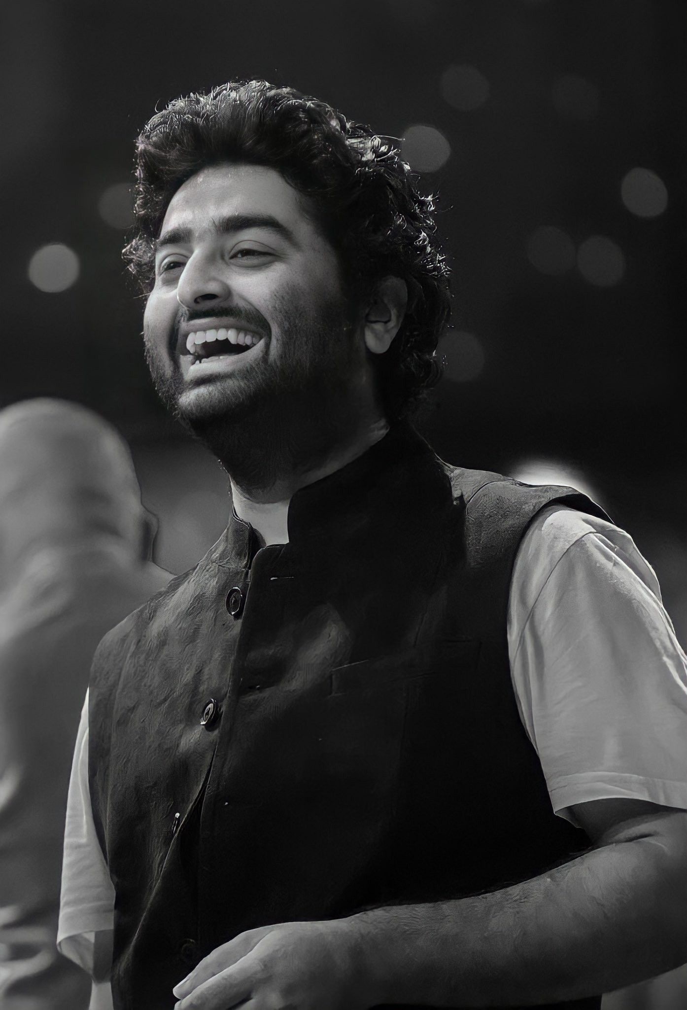 1394x2048 Arijit Singh Wallpaper