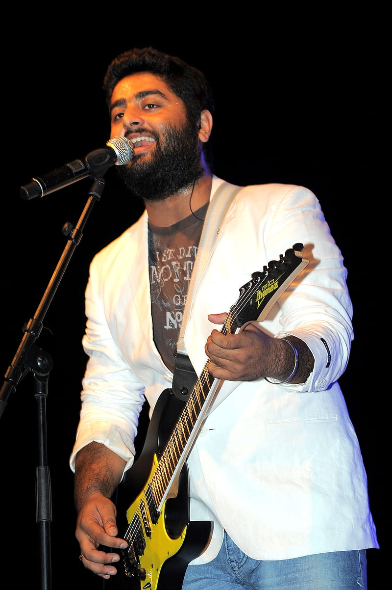 800x1202 Arijit Singh, cute smile, cute, smile, singer, HD phone wallpaper