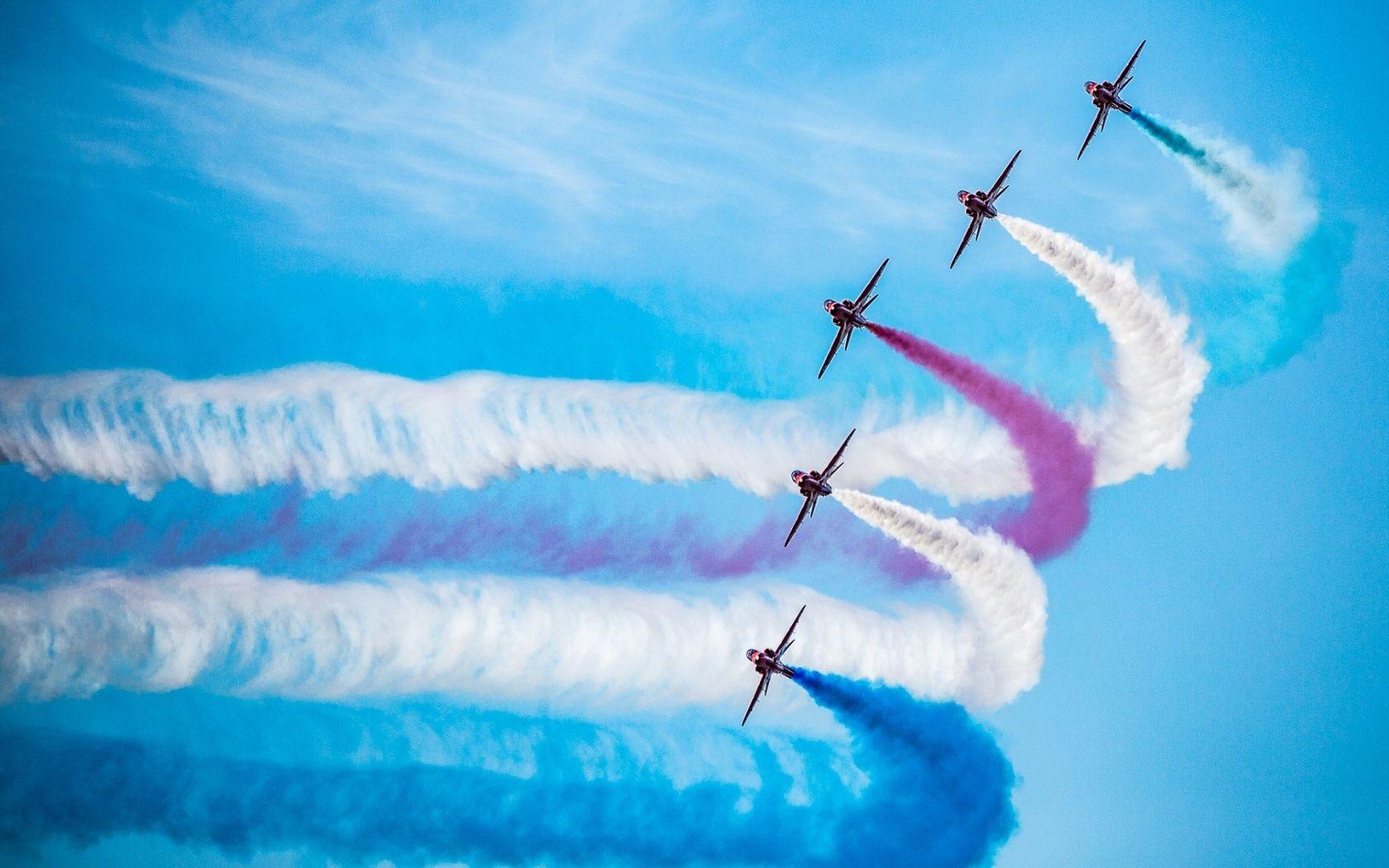 1680x1050 The Red Arrows Royal Air Force .